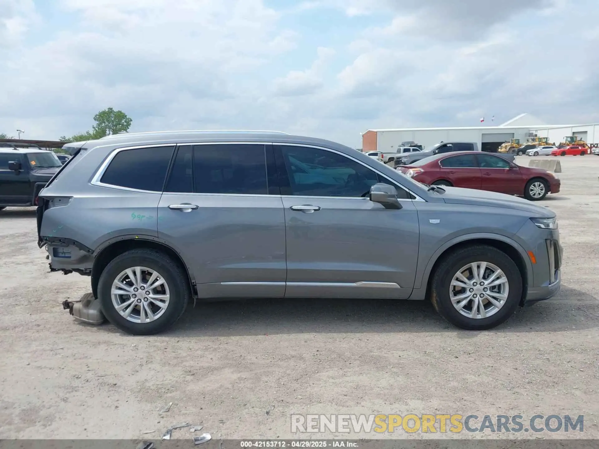 13 Photograph of a damaged car 1GYKPAR43NZ120470 CADILLAC XT6 2022