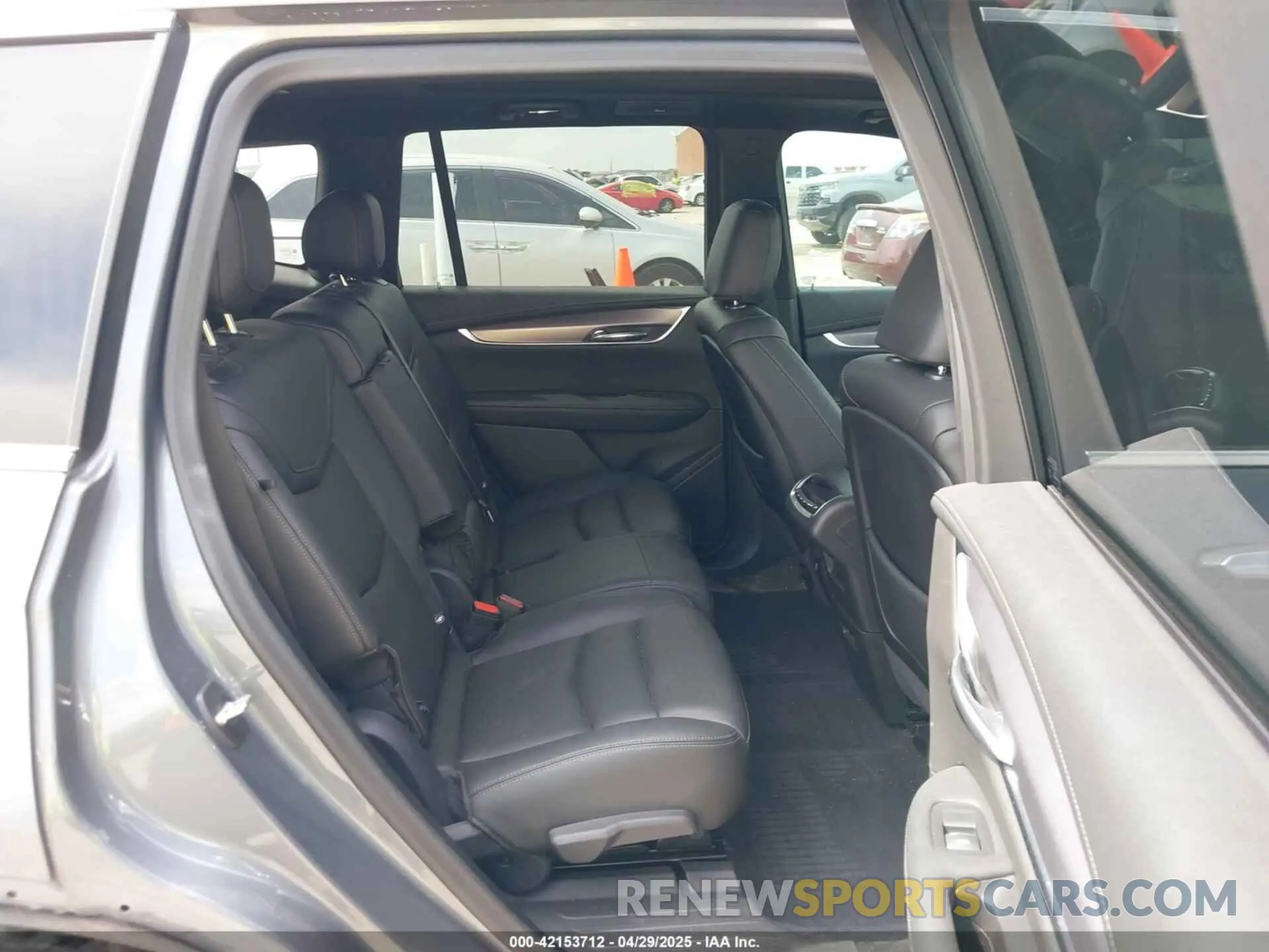 8 Photograph of a damaged car 1GYKPAR43NZ120470 CADILLAC XT6 2022
