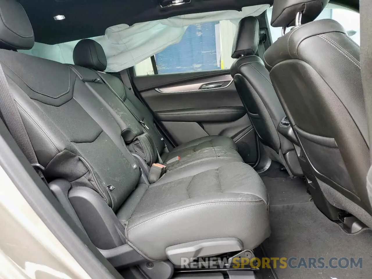 11 Photograph of a damaged car 1GYKPAR44NZ156183 CADILLAC XT6 2022