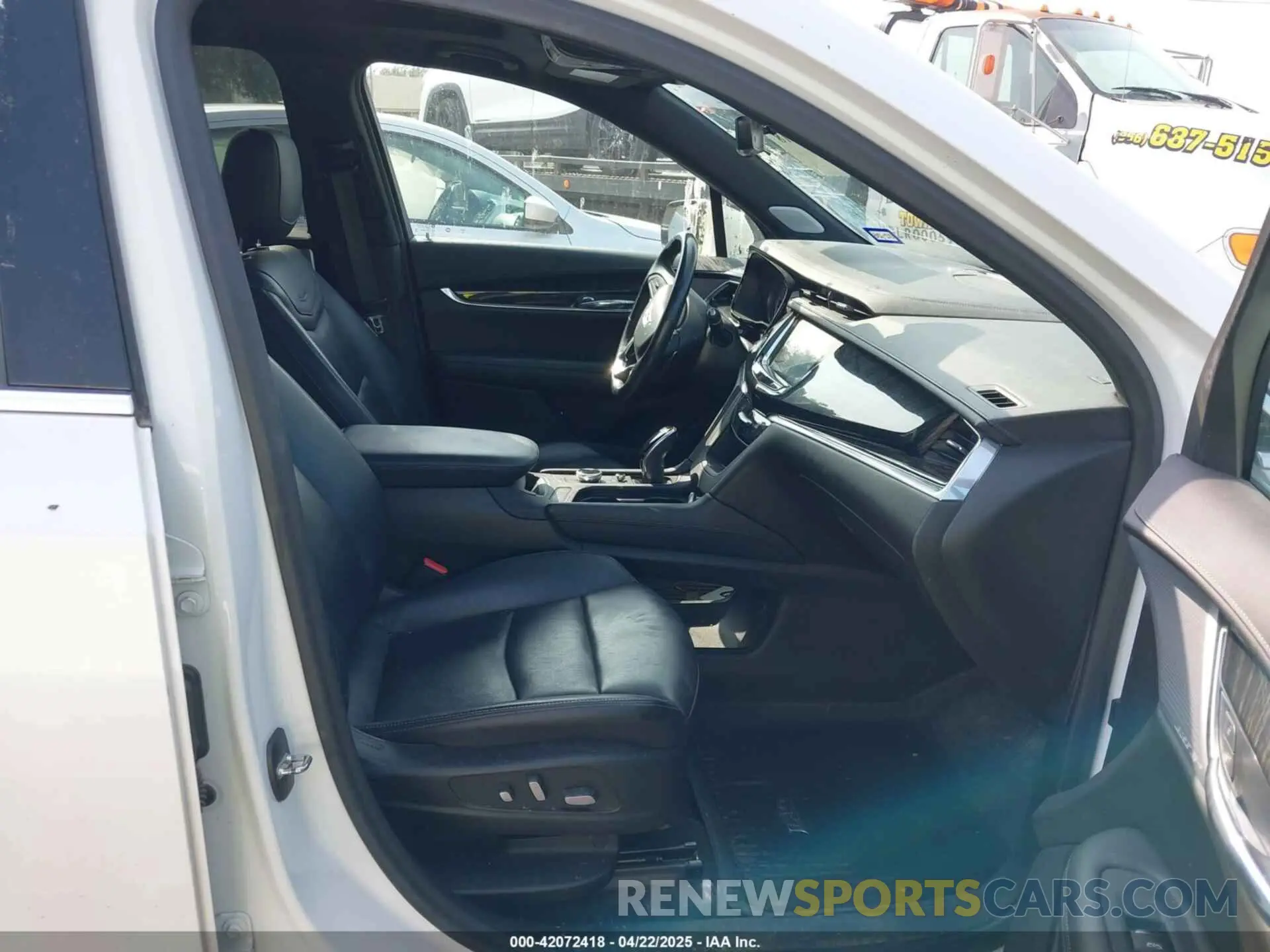 5 Photograph of a damaged car 1GYKPCRS2NZ127050 CADILLAC XT6 2022