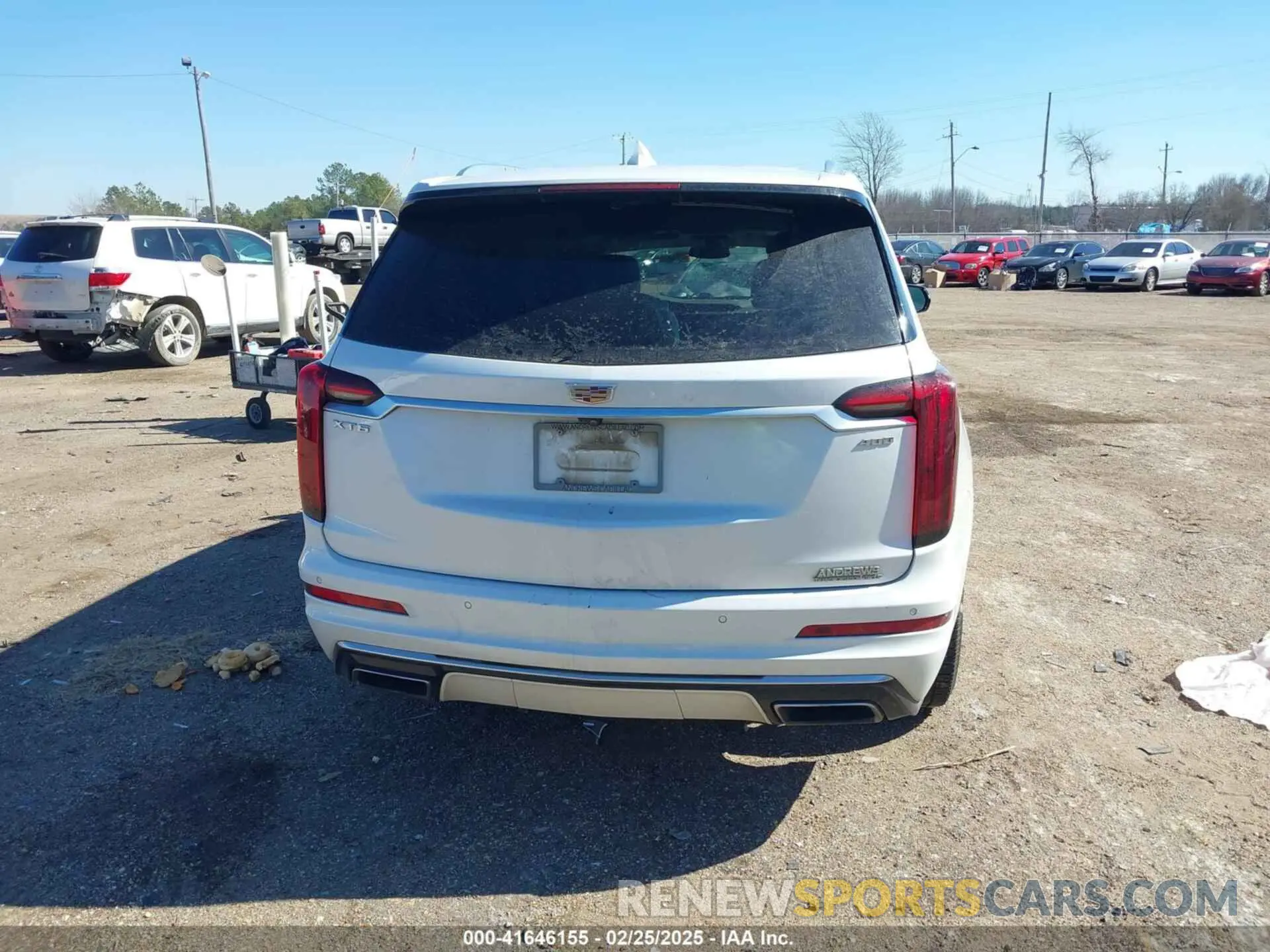 16 Photograph of a damaged car 1GYKPCRS2NZ177625 CADILLAC XT6 2022
