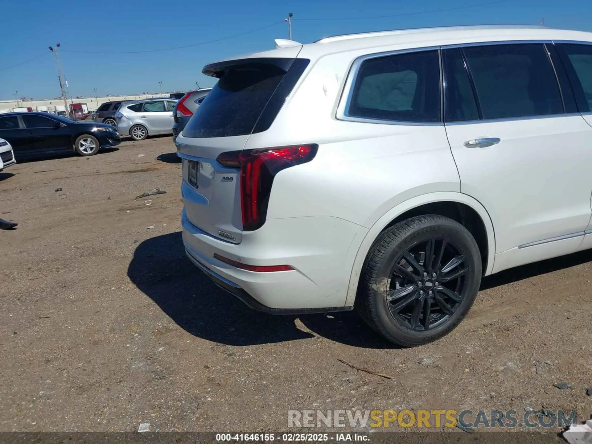 8 Photograph of a damaged car 1GYKPCRS2NZ177625 CADILLAC XT6 2022