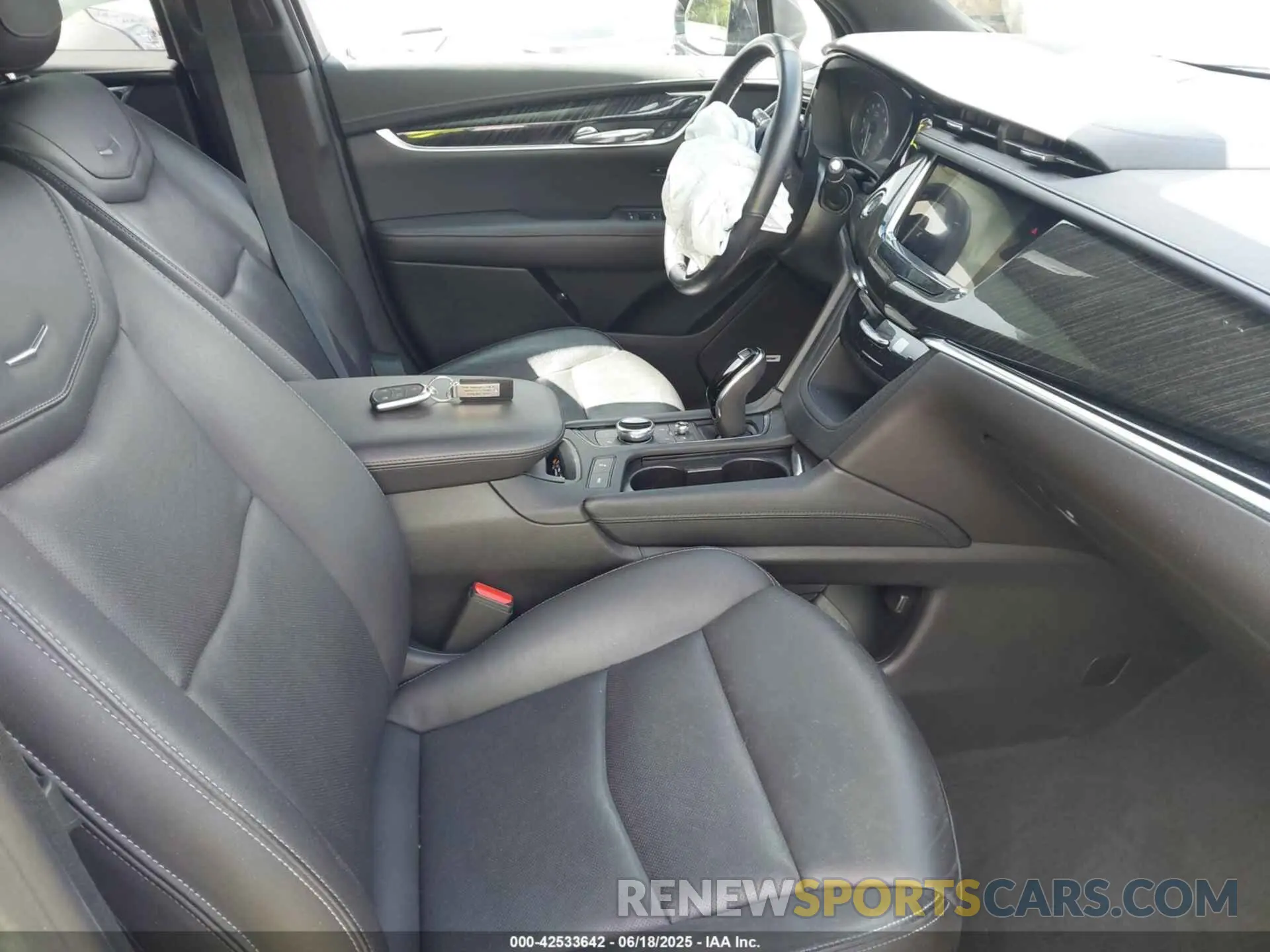 5 Photograph of a damaged car 1GYKPCRS4NZ145145 CADILLAC XT6 2022