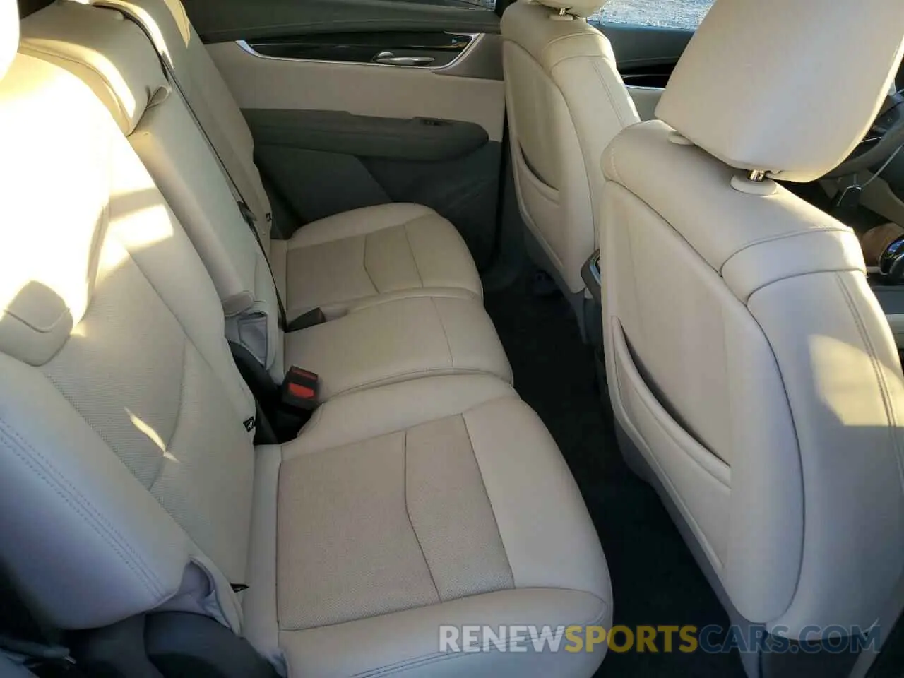 11 Photograph of a damaged car 1GYKPCRS6NZ148919 CADILLAC XT6 2022
