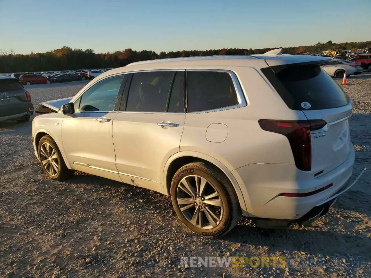 2 Photograph of a damaged car 1GYKPCRS6NZ148919 CADILLAC XT6 2022