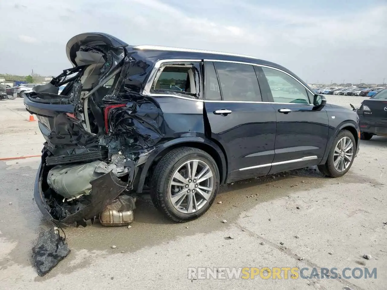 3 Photograph of a damaged car 1GYKPCRS9NZ107393 CADILLAC XT6 2022