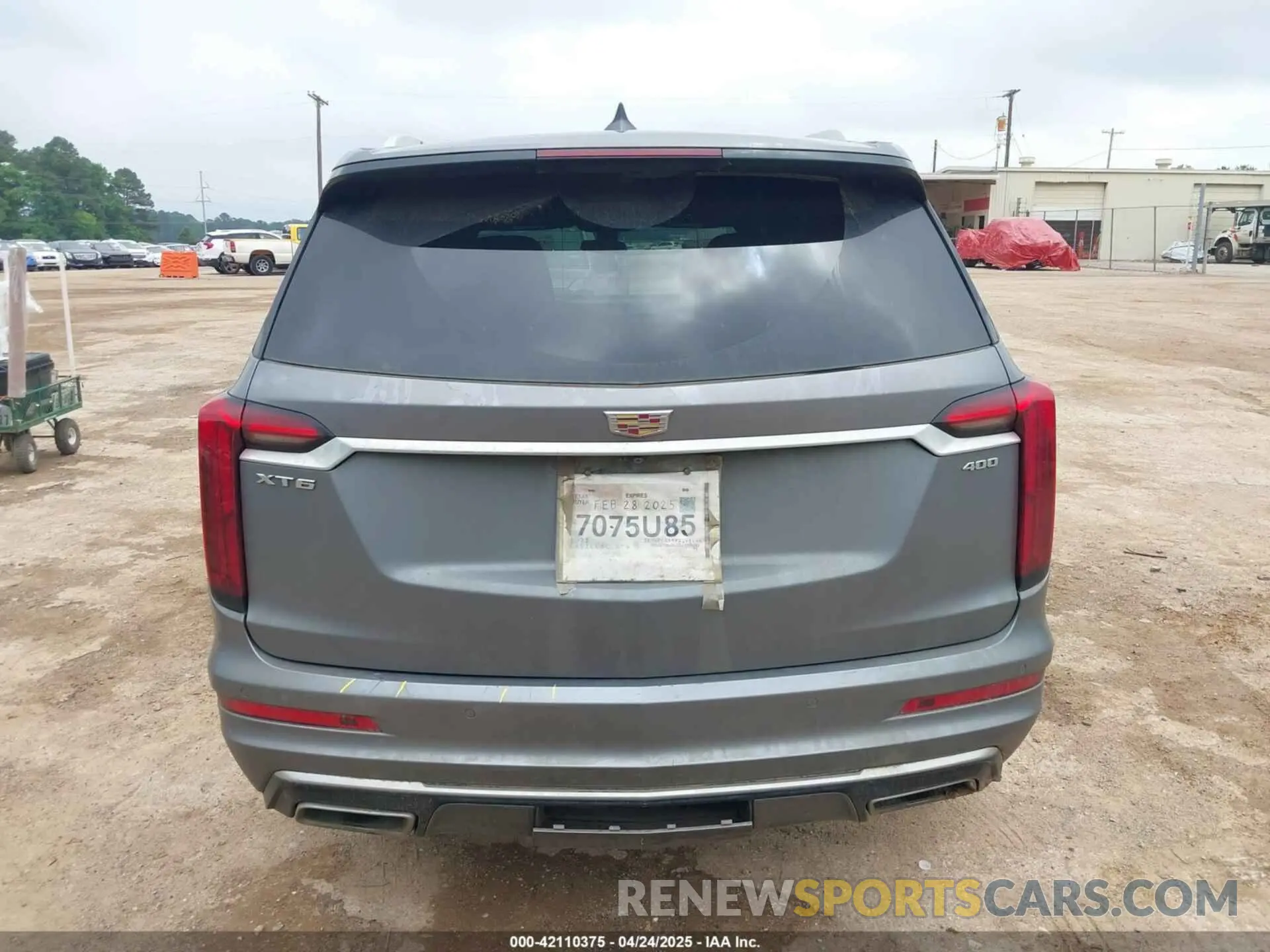 16 Photograph of a damaged car 1GYKPCRS9NZ108656 CADILLAC XT6 2022