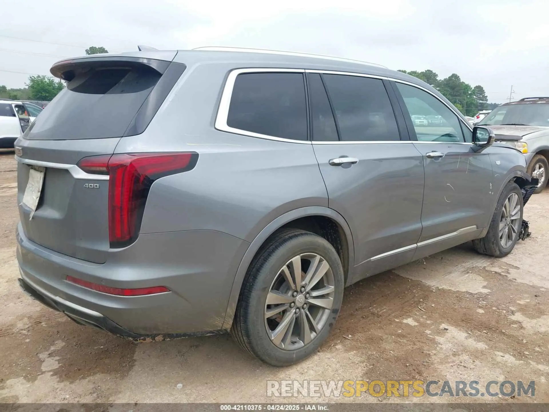 4 Photograph of a damaged car 1GYKPCRS9NZ108656 CADILLAC XT6 2022