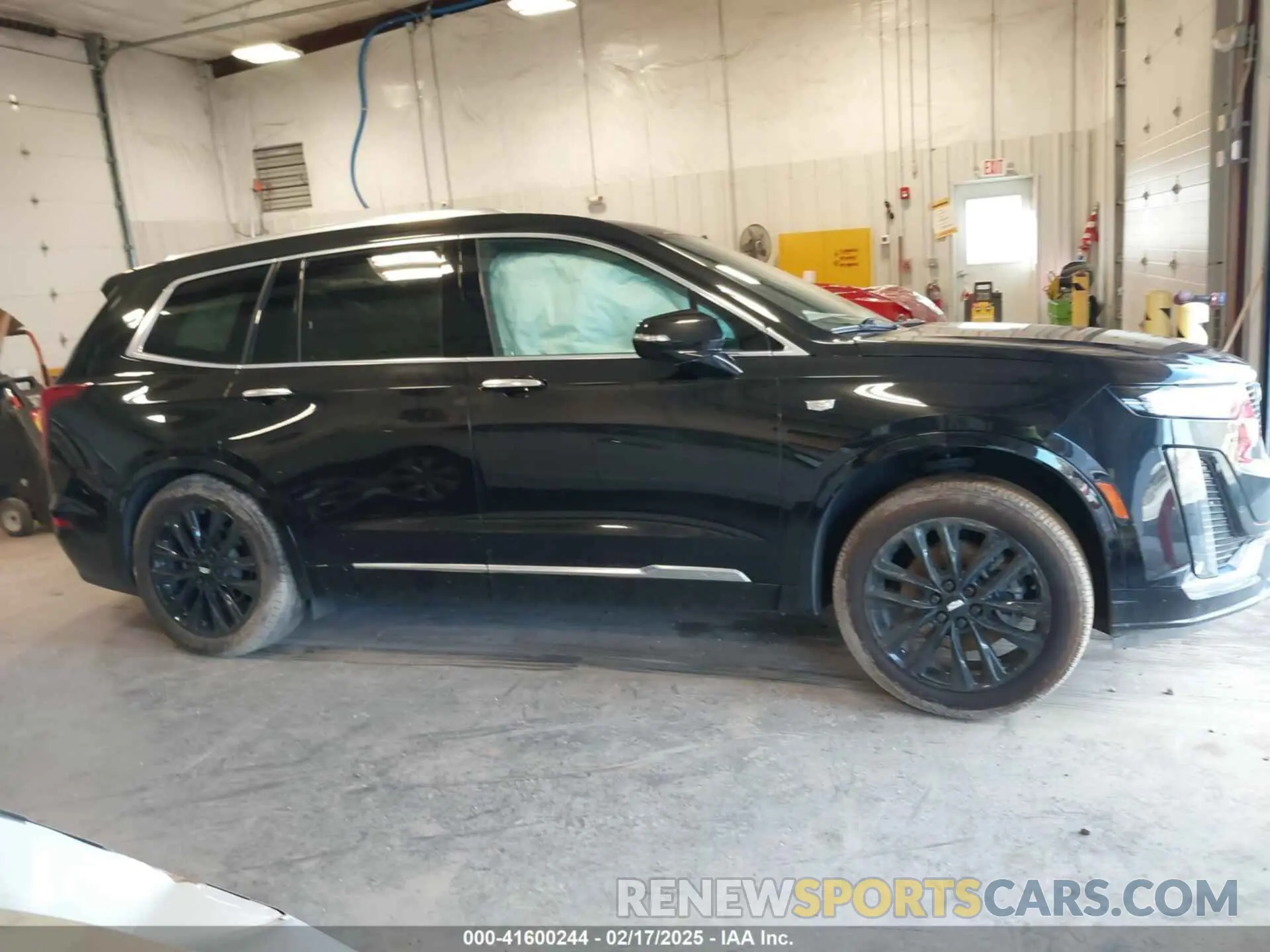 13 Photograph of a damaged car 1GYKPDRS0NZ131233 CADILLAC XT6 2022