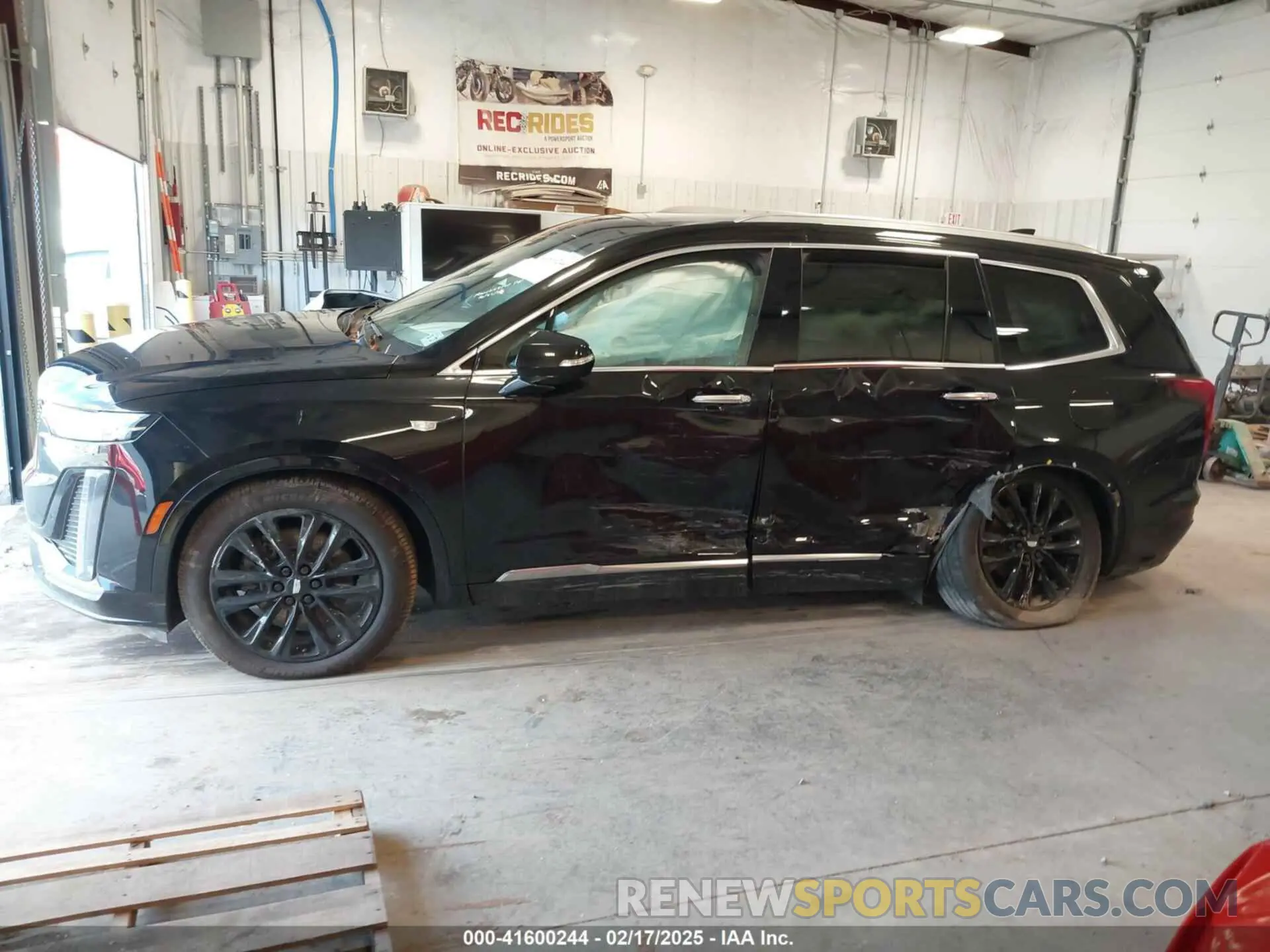 14 Photograph of a damaged car 1GYKPDRS0NZ131233 CADILLAC XT6 2022