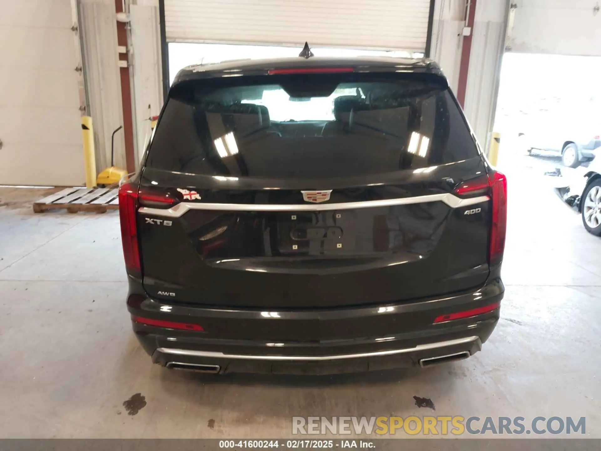 16 Photograph of a damaged car 1GYKPDRS0NZ131233 CADILLAC XT6 2022