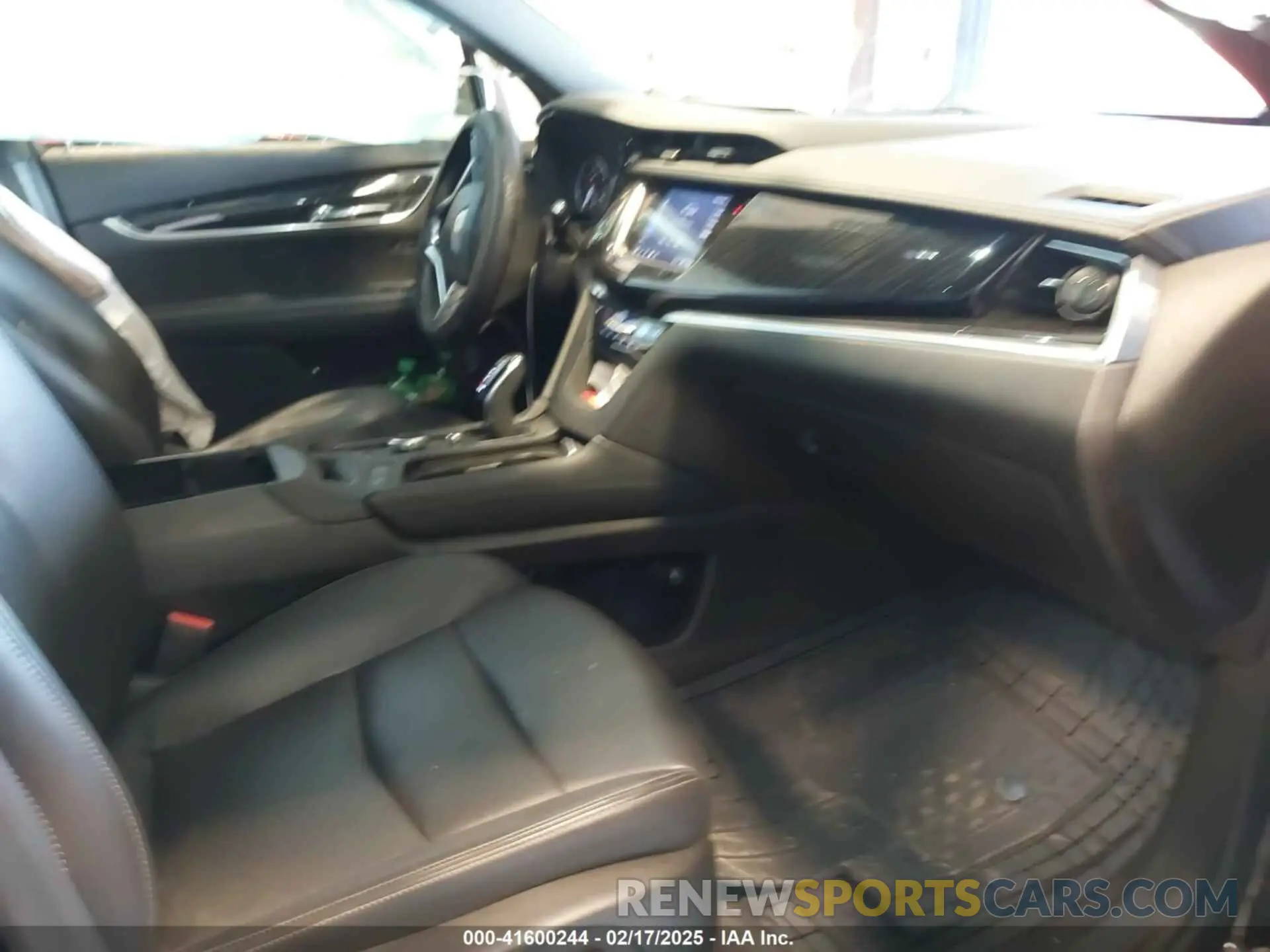 5 Photograph of a damaged car 1GYKPDRS0NZ131233 CADILLAC XT6 2022