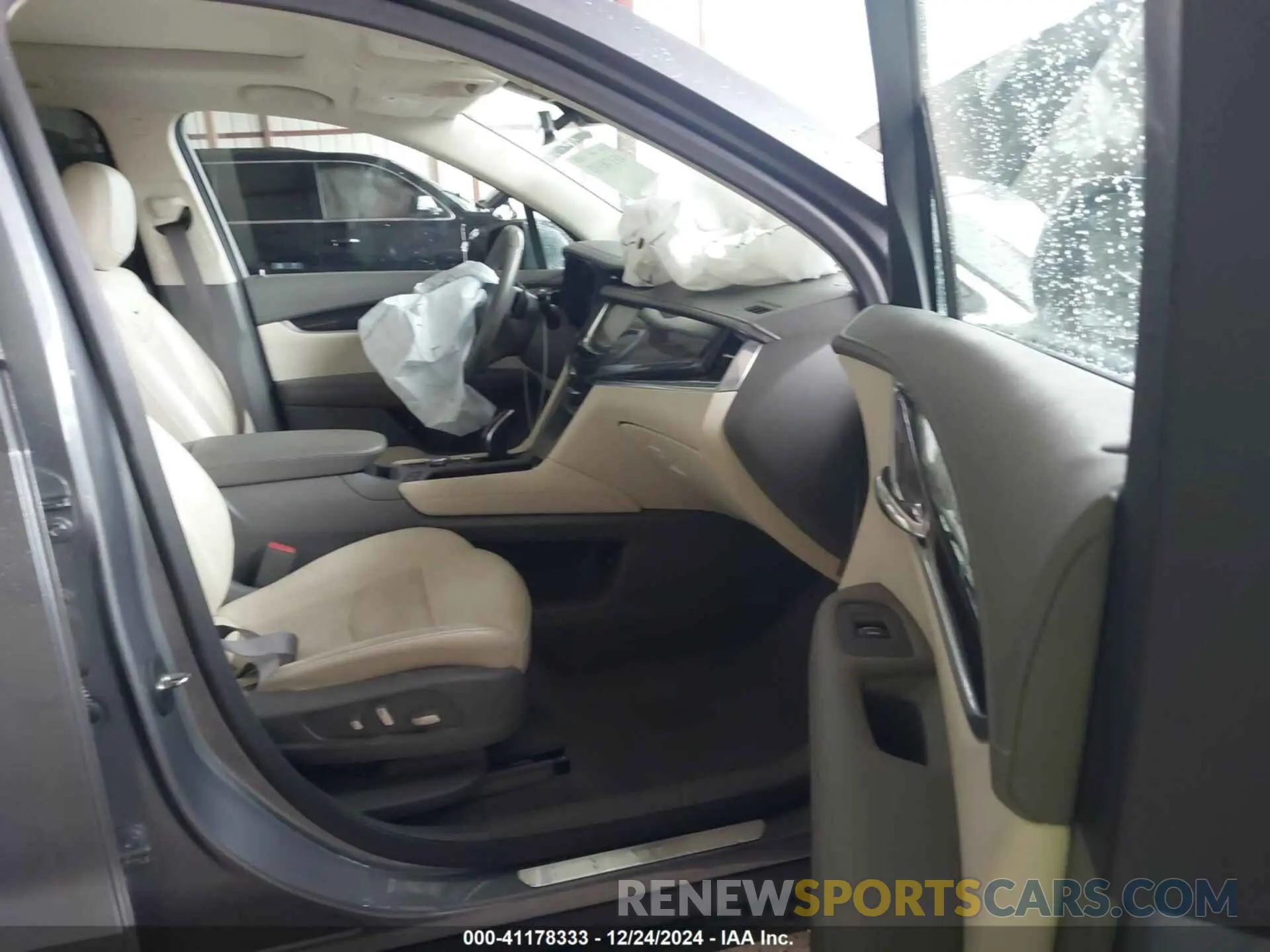 5 Photograph of a damaged car 1GYKPDRS1NZ108012 CADILLAC XT6 2022