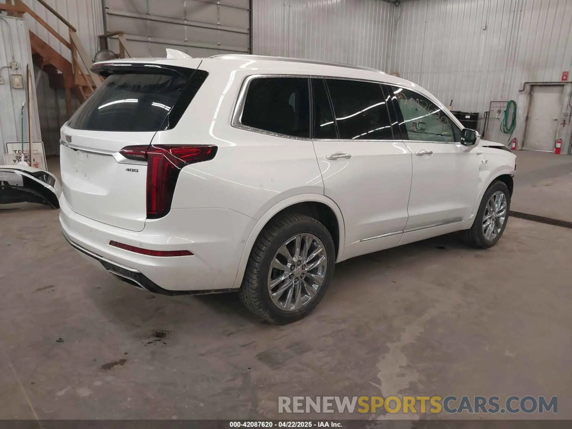 4 Photograph of a damaged car 1GYKPDRS3NZ131095 CADILLAC XT6 2022