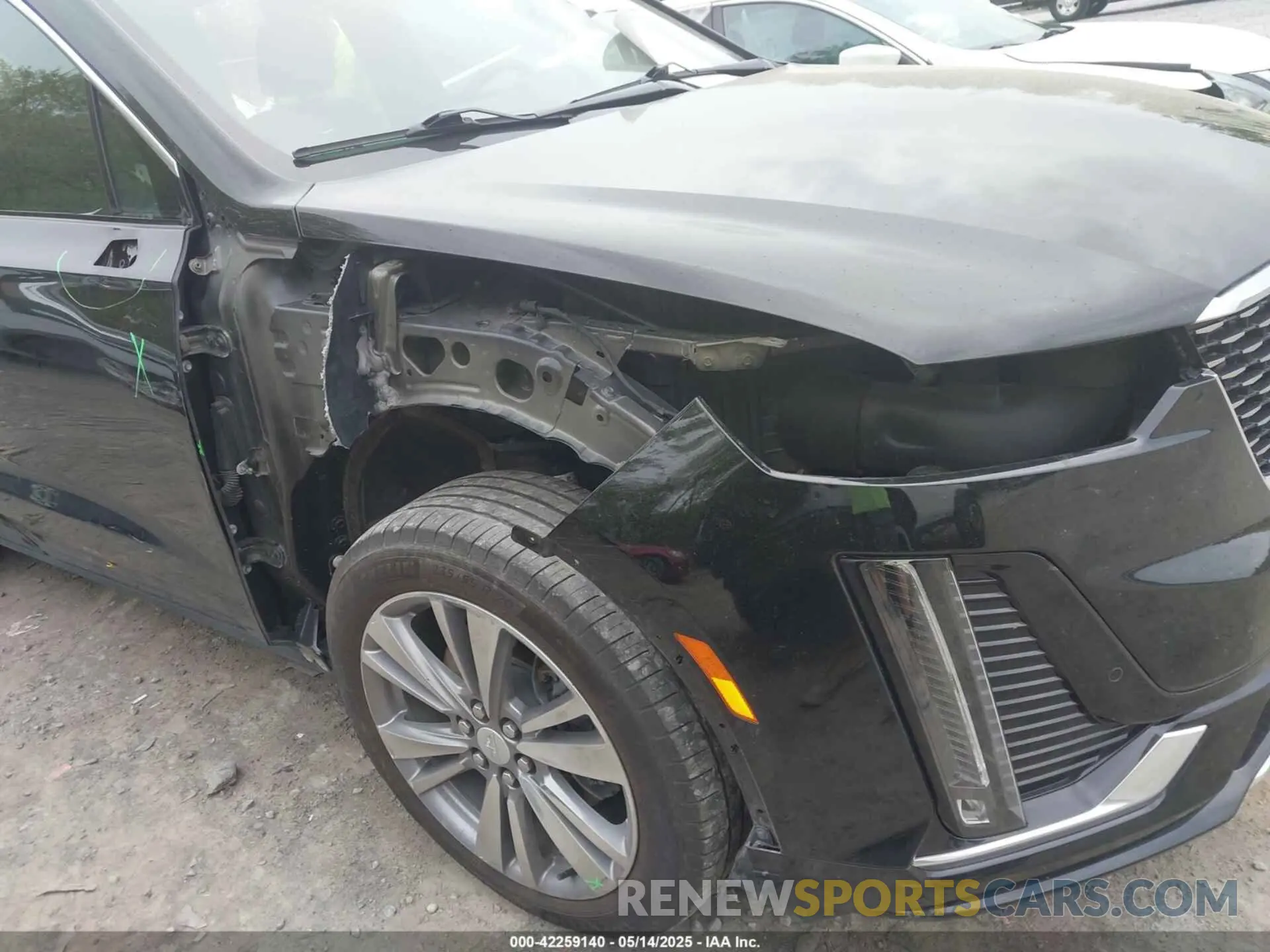 17 Photograph of a damaged car 1GYKPDRS5NZ149971 CADILLAC XT6 2022