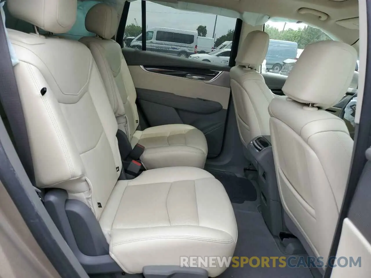 11 Photograph of a damaged car 1GYKPDRS5NZ180296 CADILLAC XT6 2022
