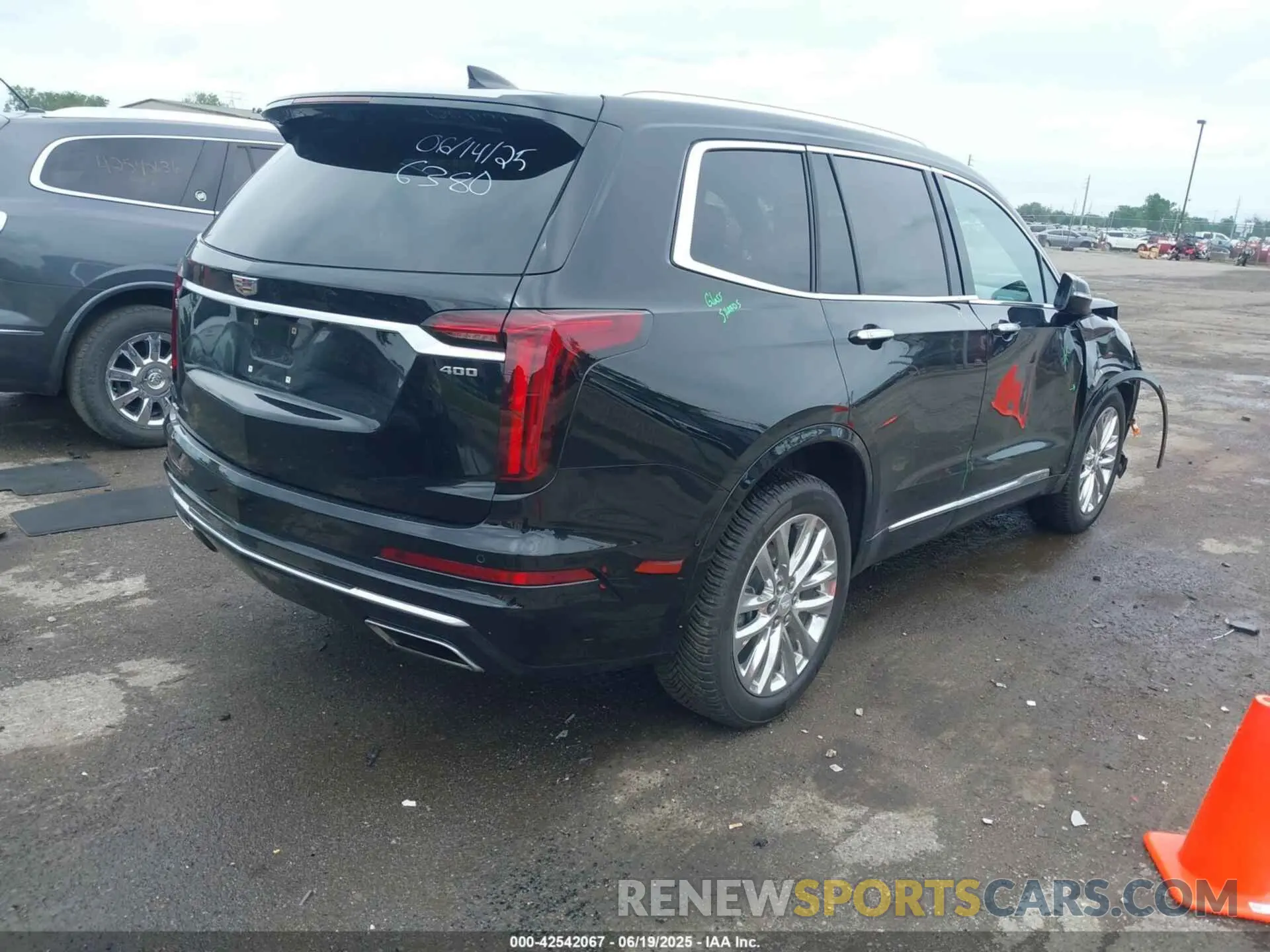 4 Photograph of a damaged car 1GYKPDRS6NZ156380 CADILLAC XT6 2022