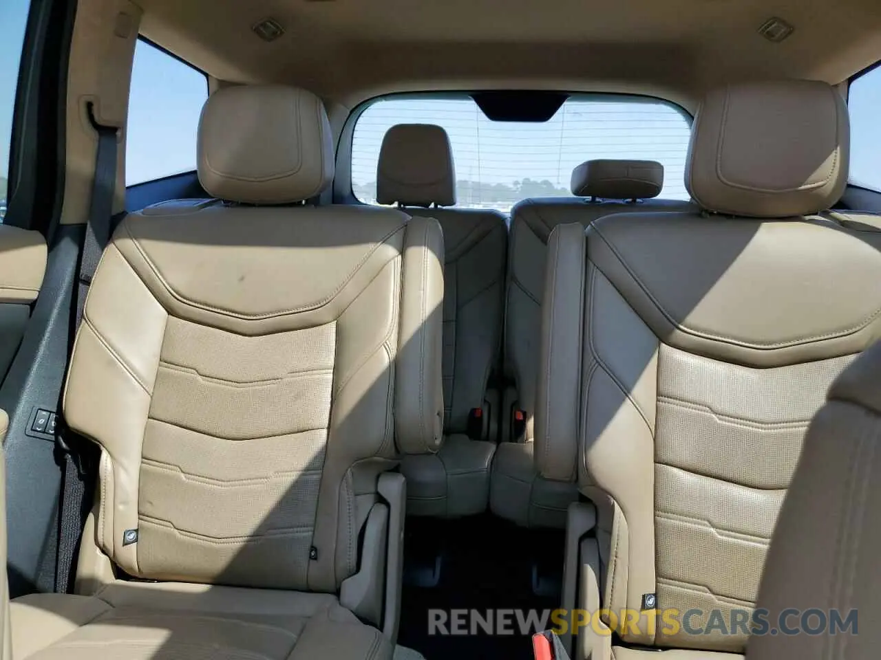 10 Photograph of a damaged car 1GYKPHRS0NZ175482 CADILLAC XT6 2022