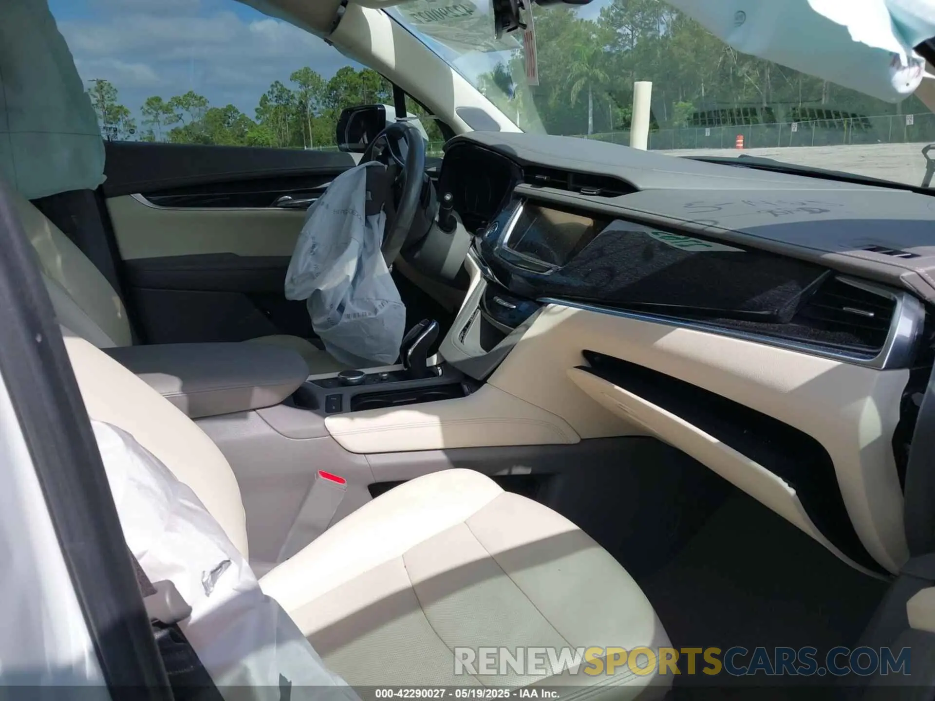 5 Photograph of a damaged car 1GYKPCRS3PZ186210 CADILLAC XT6 2023