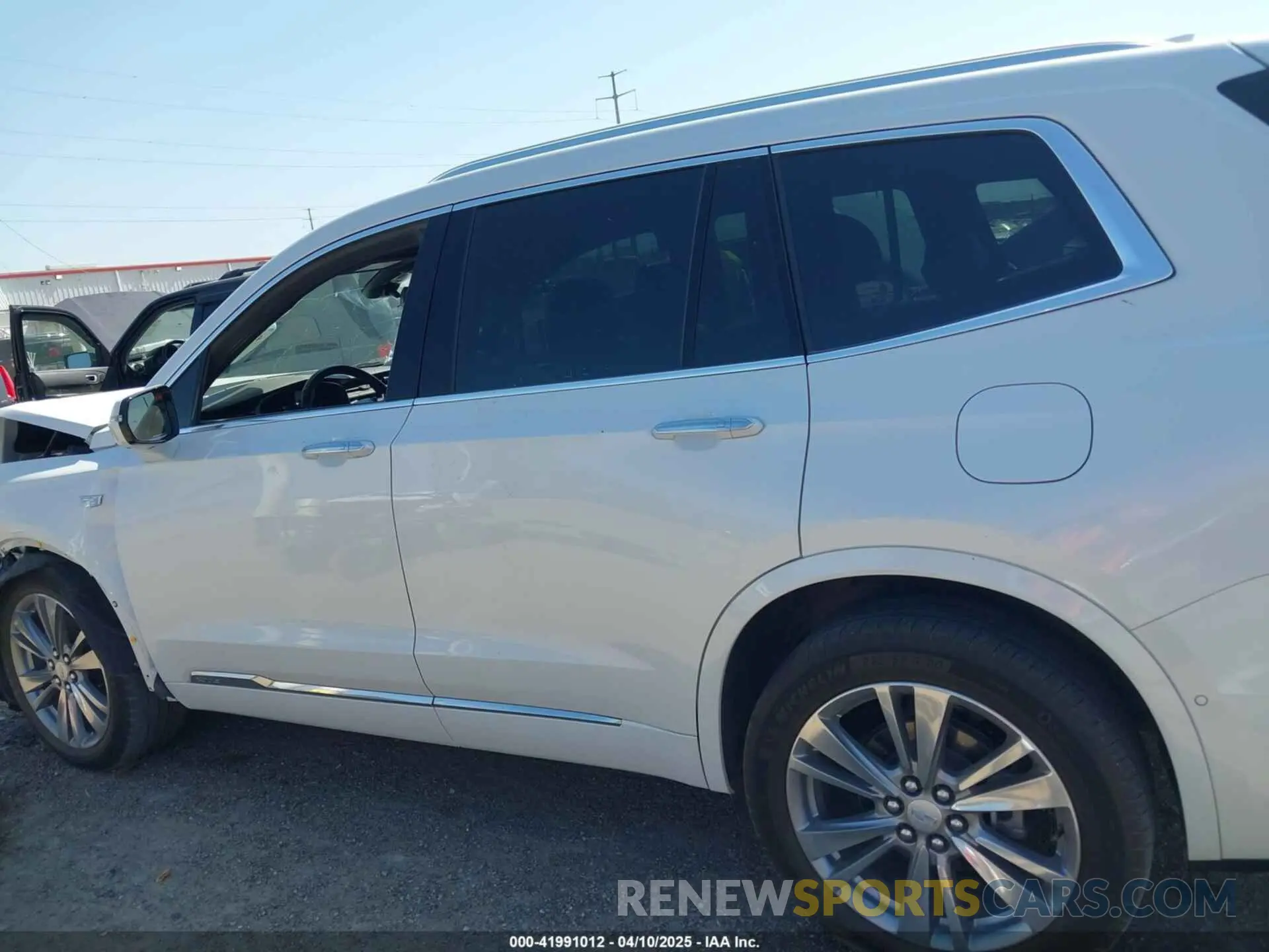 15 Photograph of a damaged car 1GYKPCRS4PZ142412 CADILLAC XT6 2023