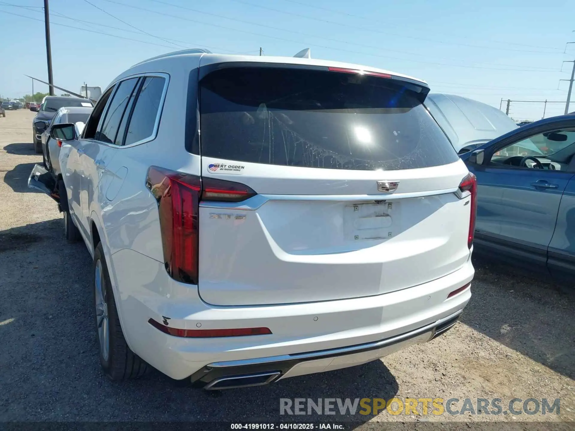 3 Photograph of a damaged car 1GYKPCRS4PZ142412 CADILLAC XT6 2023