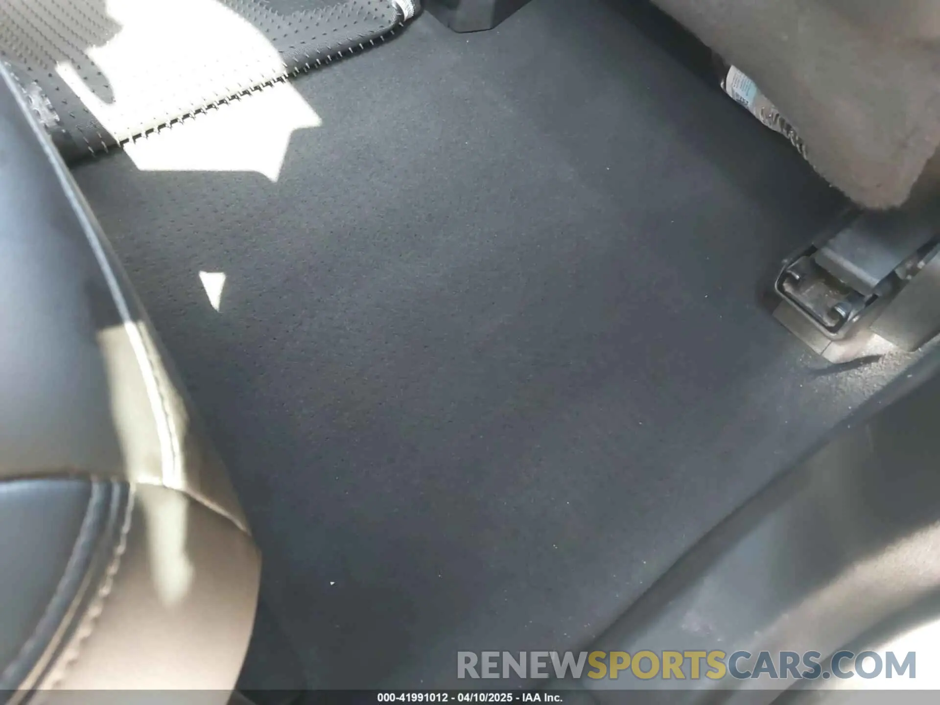 8 Photograph of a damaged car 1GYKPCRS4PZ142412 CADILLAC XT6 2023