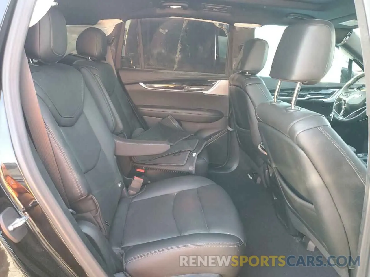 10 Photograph of a damaged car 1GYKPCRS5PZ101867 CADILLAC XT6 2023