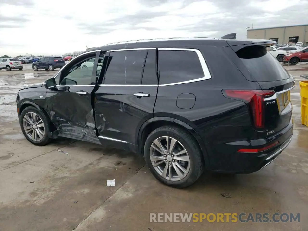 2 Photograph of a damaged car 1GYKPCRS5PZ101867 CADILLAC XT6 2023