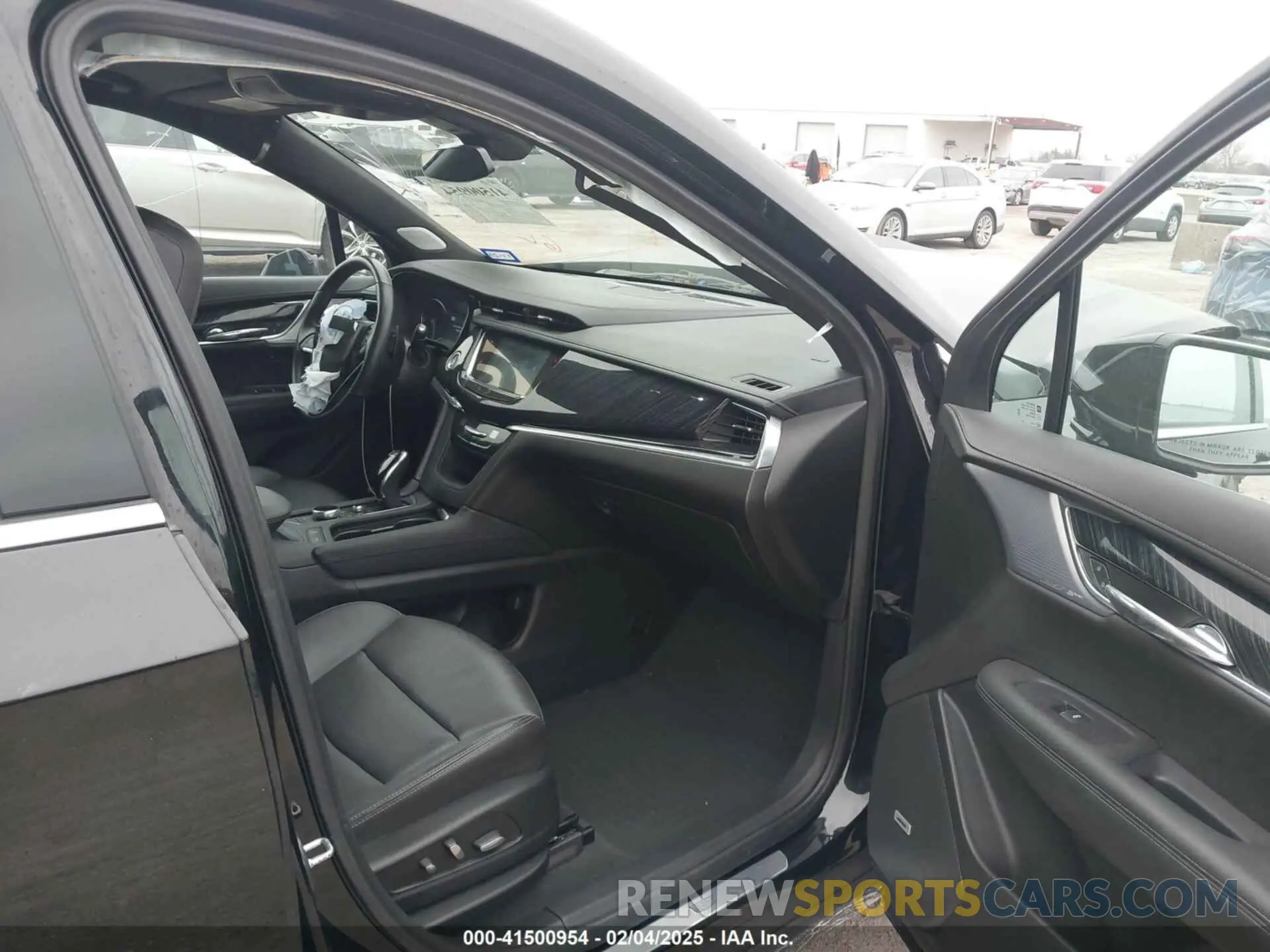 5 Photograph of a damaged car 1GYKPCRS8PZ231089 CADILLAC XT6 2023