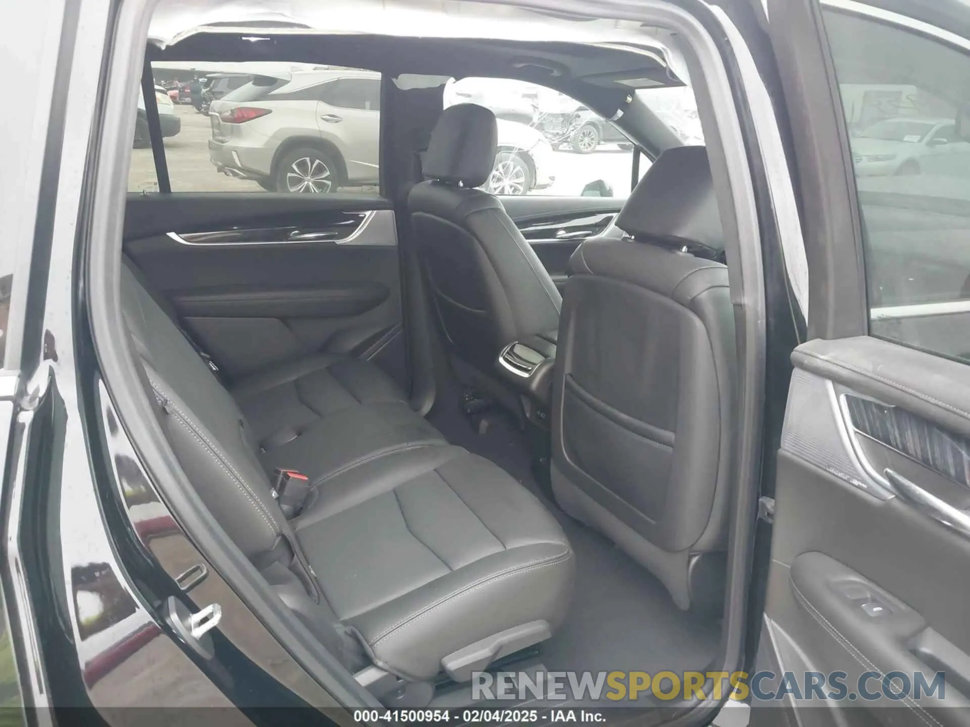 8 Photograph of a damaged car 1GYKPCRS8PZ231089 CADILLAC XT6 2023