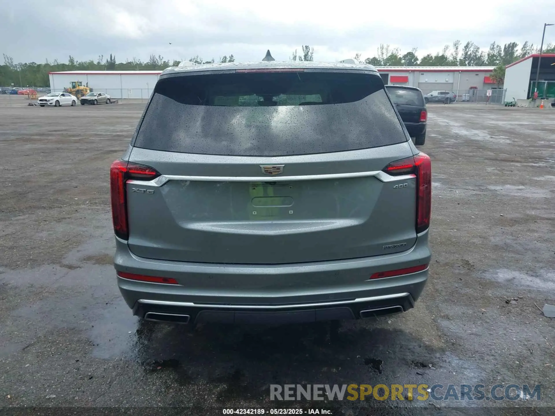 17 Photograph of a damaged car 1GYKPCRS9PZ193999 CADILLAC XT6 2023