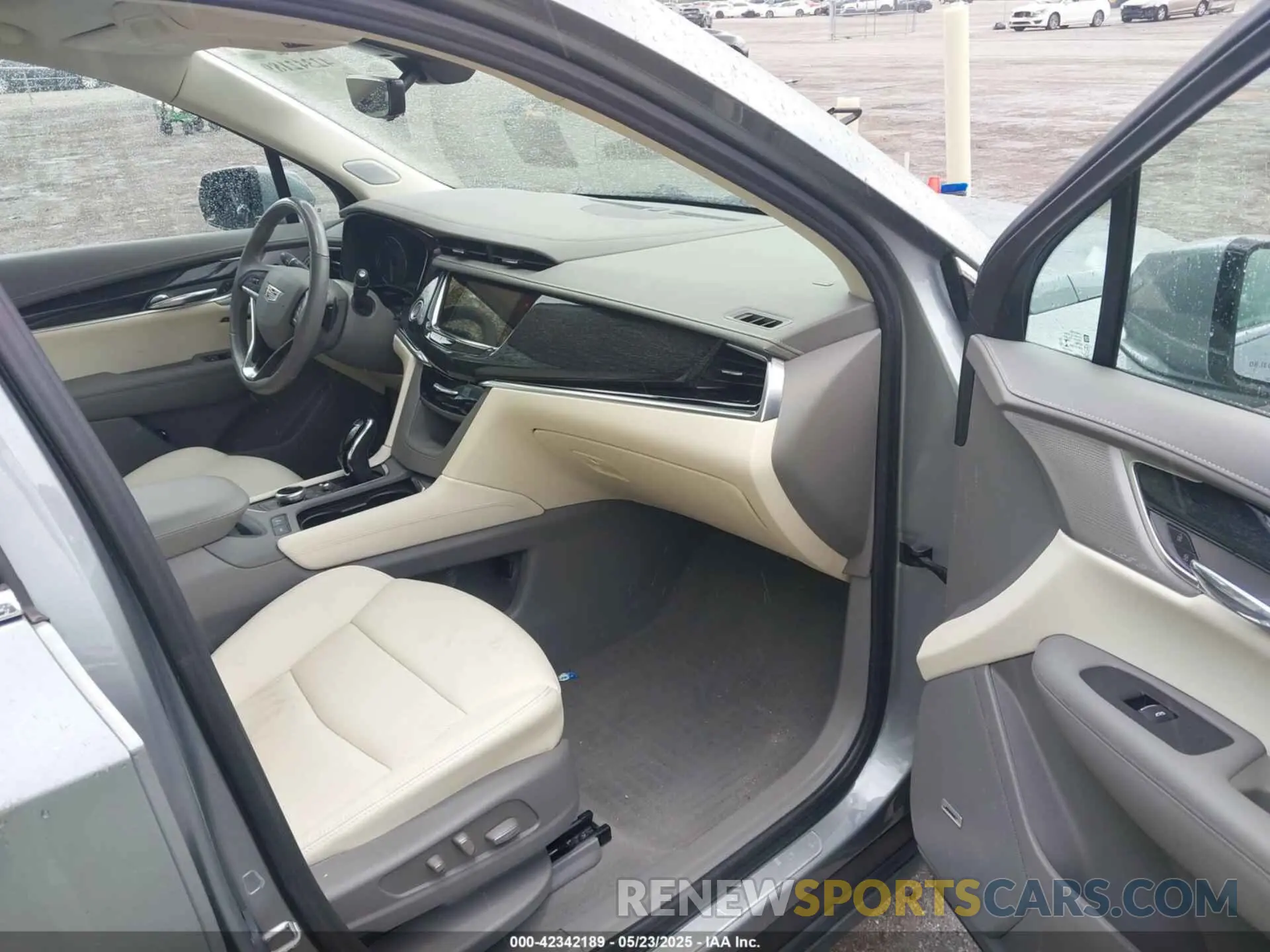 5 Photograph of a damaged car 1GYKPCRS9PZ193999 CADILLAC XT6 2023