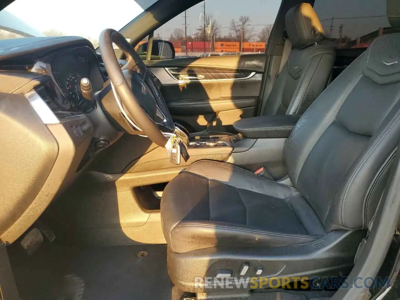 7 Photograph of a damaged car 1GYKPDRS8PZ164841 CADILLAC XT6 2023