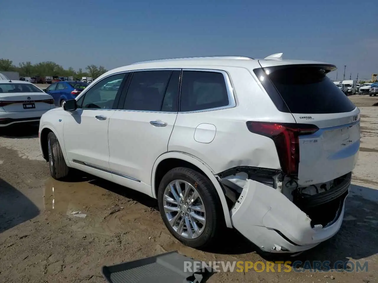 2 Photograph of a damaged car 1GYKPDRS9PZ191241 CADILLAC XT6 2023
