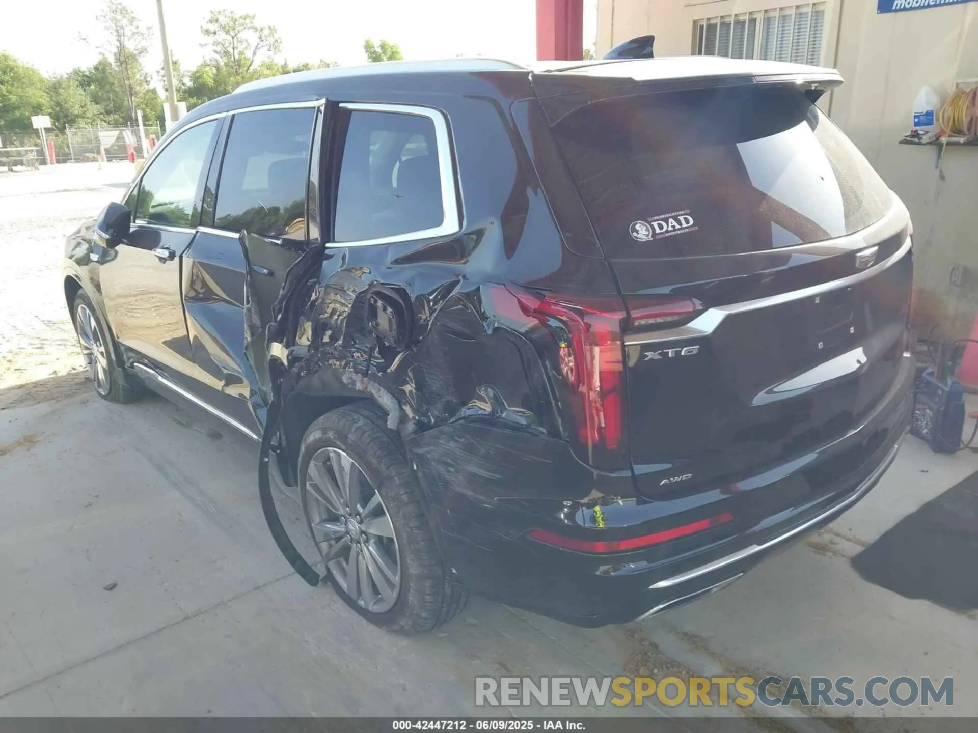 3 Photograph of a damaged car 1GYKPDRSXPZ189689 CADILLAC XT6 2023
