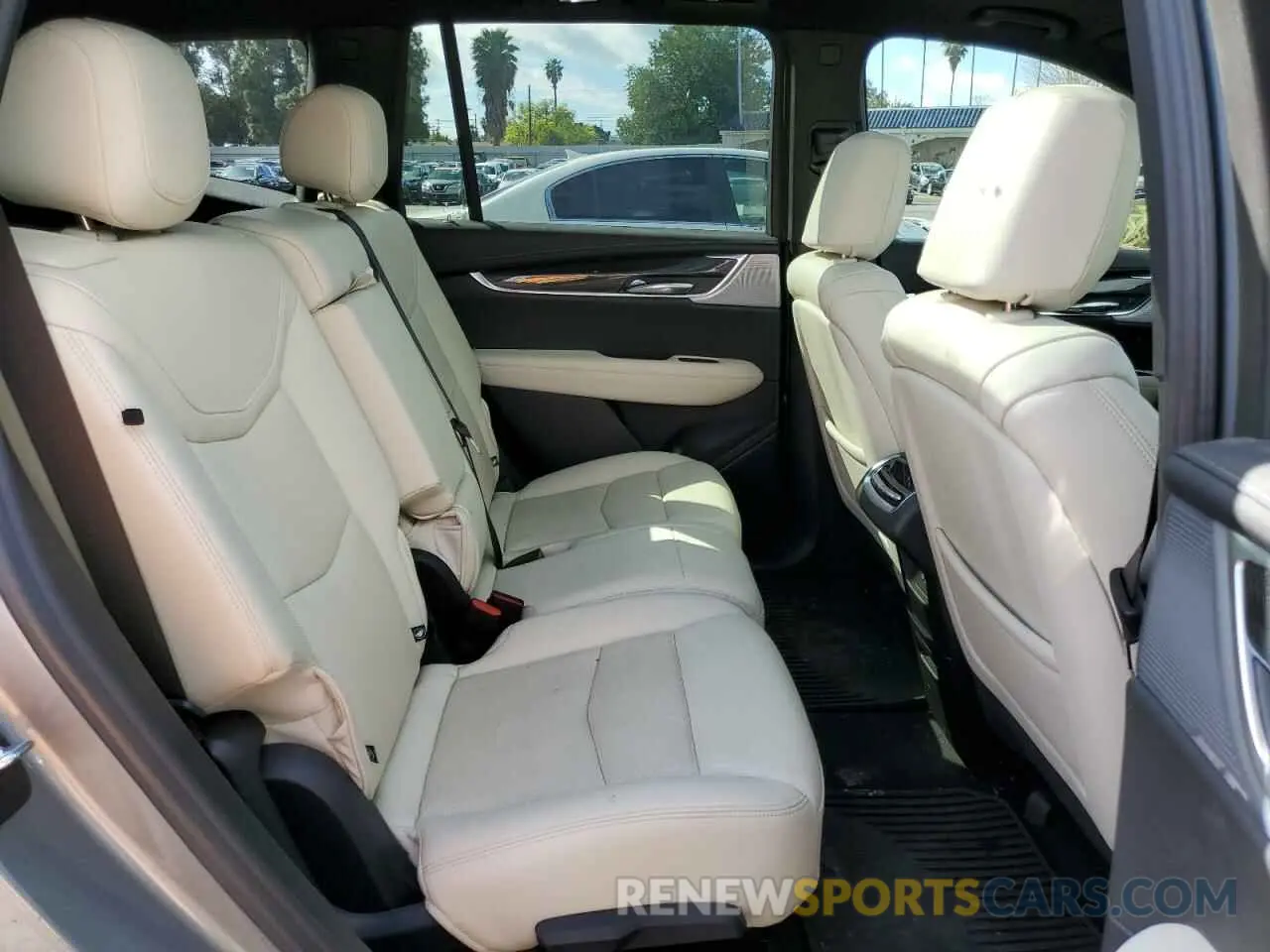 11 Photograph of a damaged car 1GYKPGRS2PZ217406 CADILLAC XT6 2023