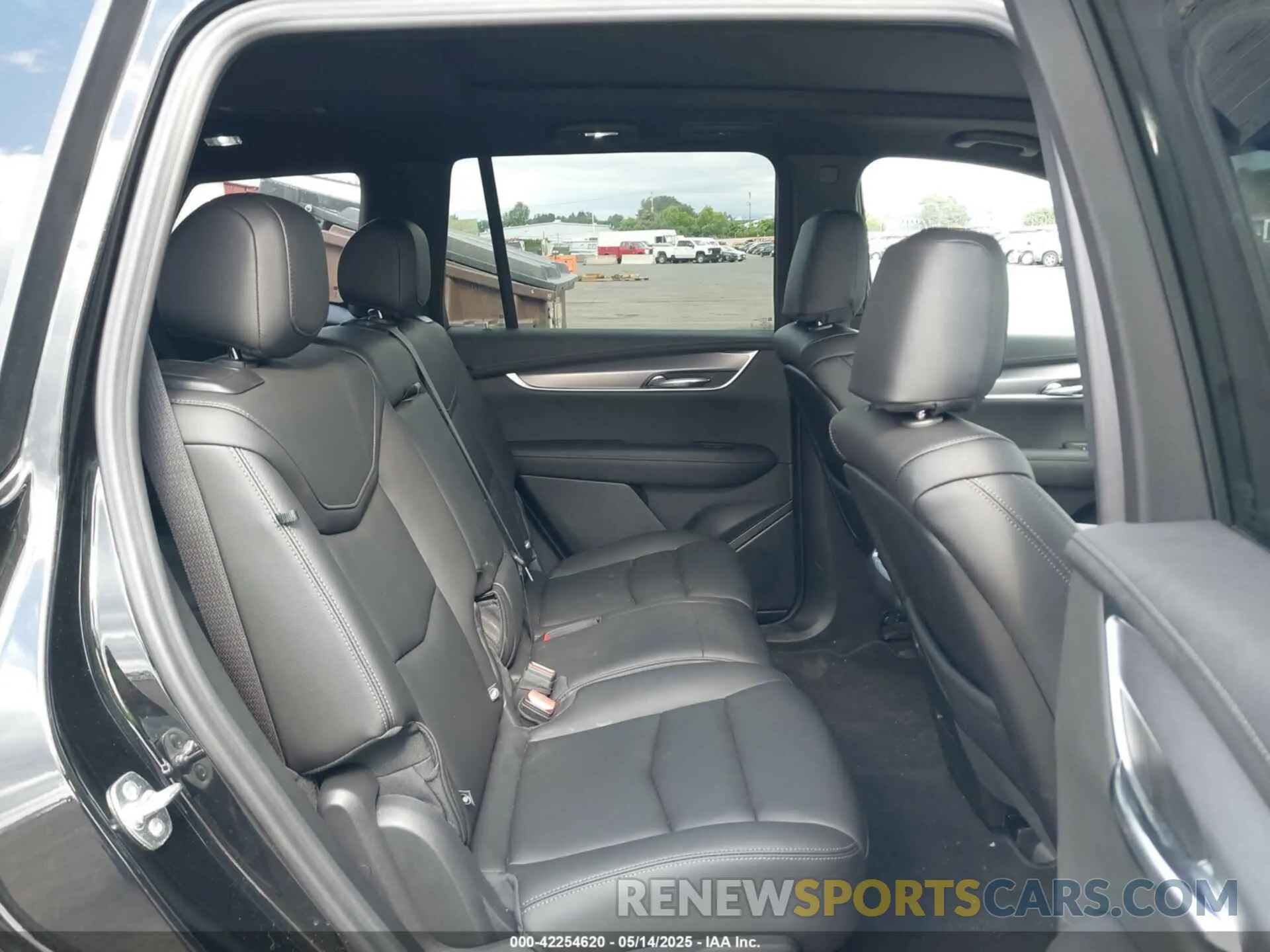 8 Photograph of a damaged car 1GYKPBR44RZ264380 CADILLAC XT6 2024