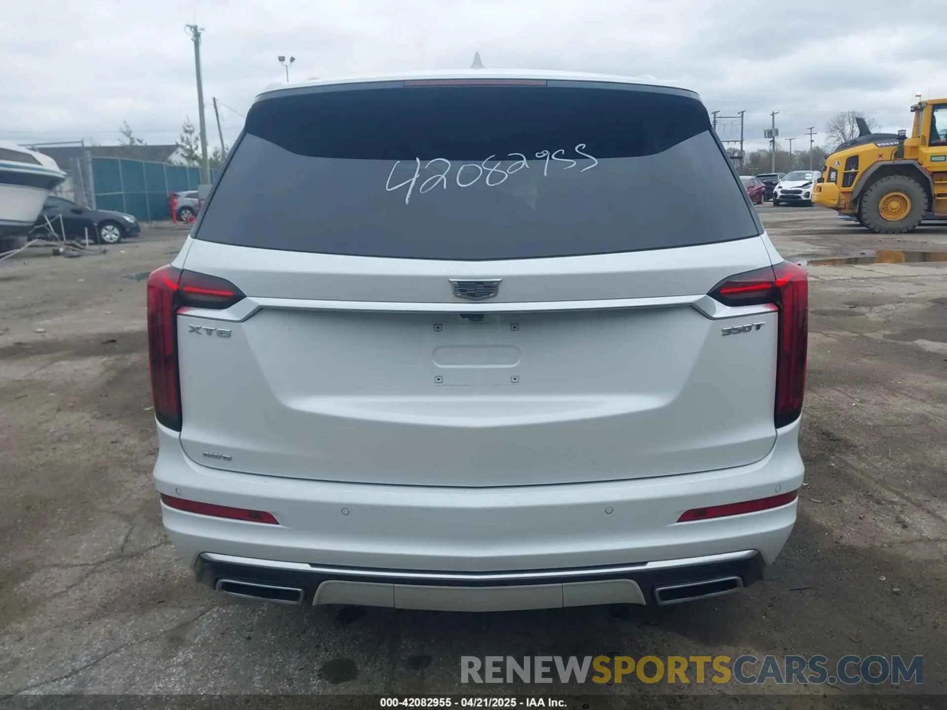 17 Photograph of a damaged car 1GYKPBR44RZ712732 CADILLAC XT6 2024