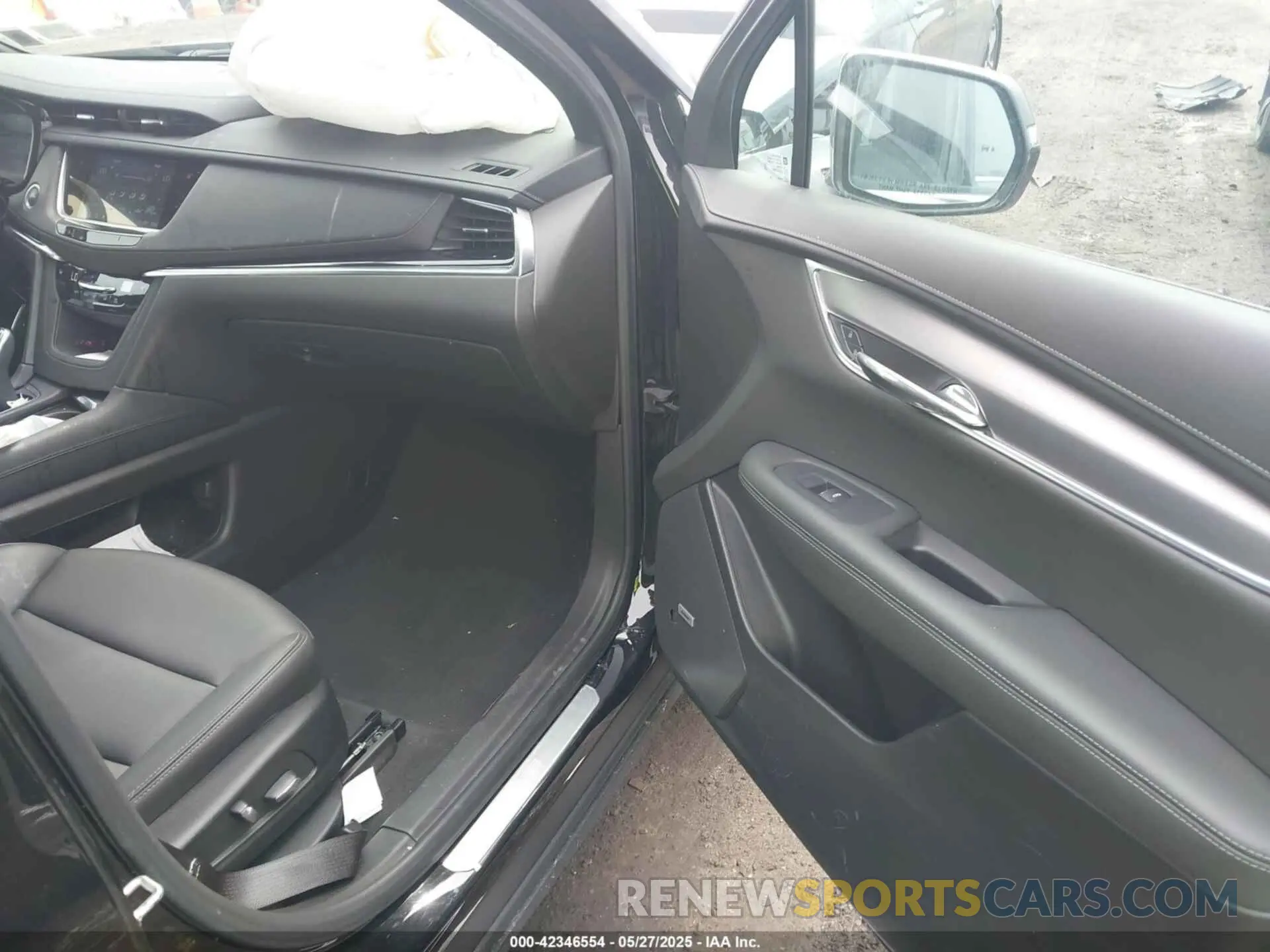 5 Photograph of a damaged car 1GYKPBR49RZ723838 CADILLAC XT6 2024
