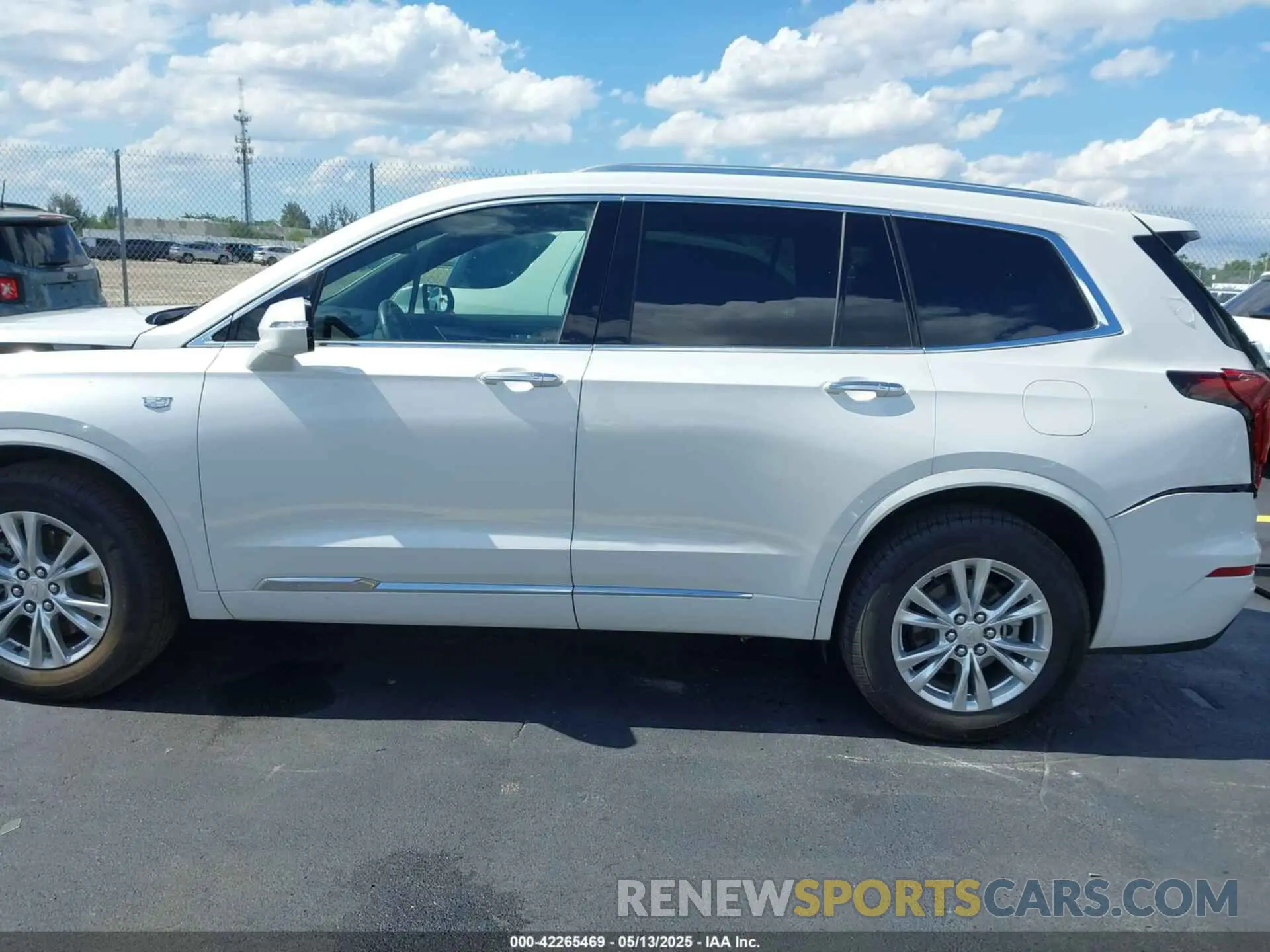 13 Photograph of a damaged car 1GYKPBR4XRZ742186 CADILLAC XT6 2024