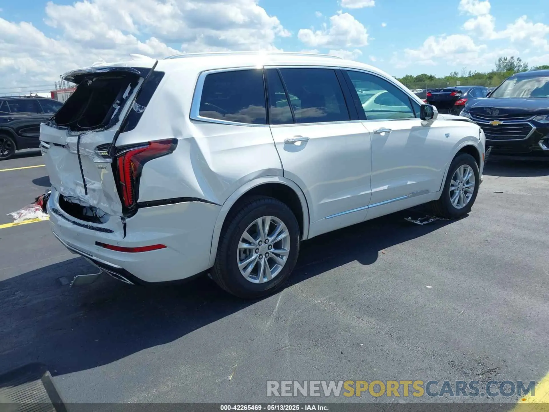 4 Photograph of a damaged car 1GYKPBR4XRZ742186 CADILLAC XT6 2024