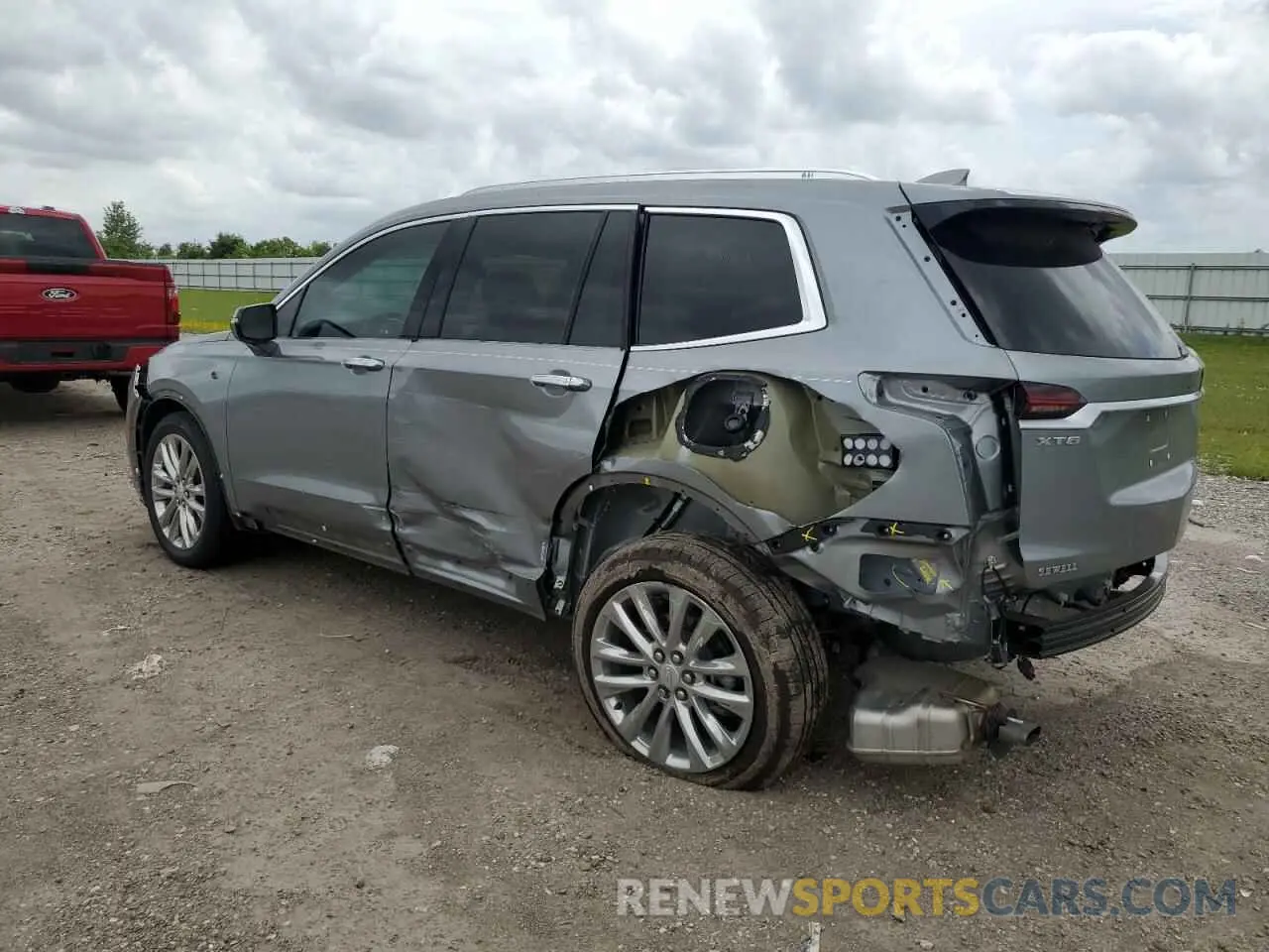 2 Photograph of a damaged car 1GYKPCRS2RZ741375 CADILLAC XT6 2024