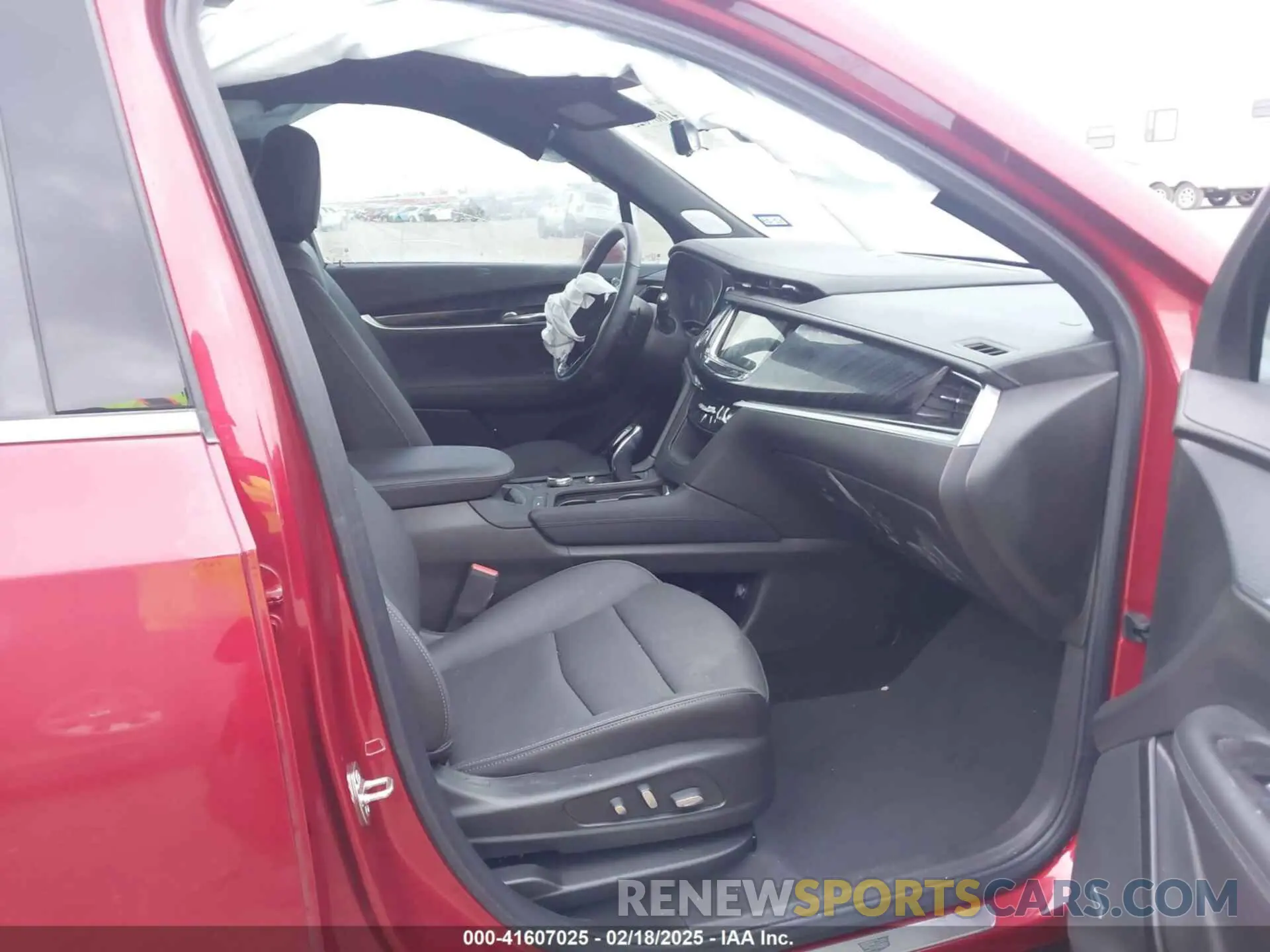 5 Photograph of a damaged car 1GYKPCRS4RZ753639 CADILLAC XT6 2024