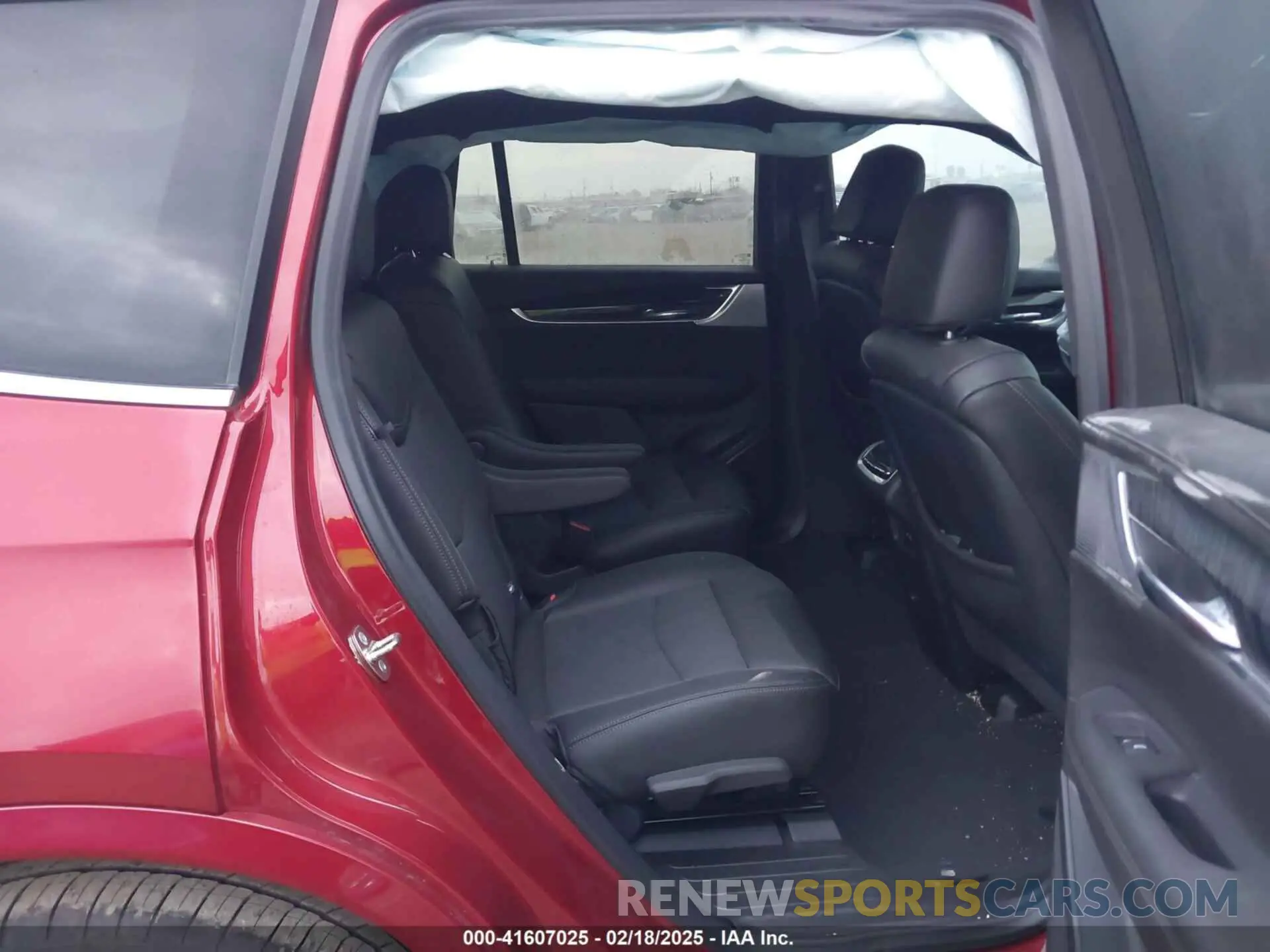 8 Photograph of a damaged car 1GYKPCRS4RZ753639 CADILLAC XT6 2024