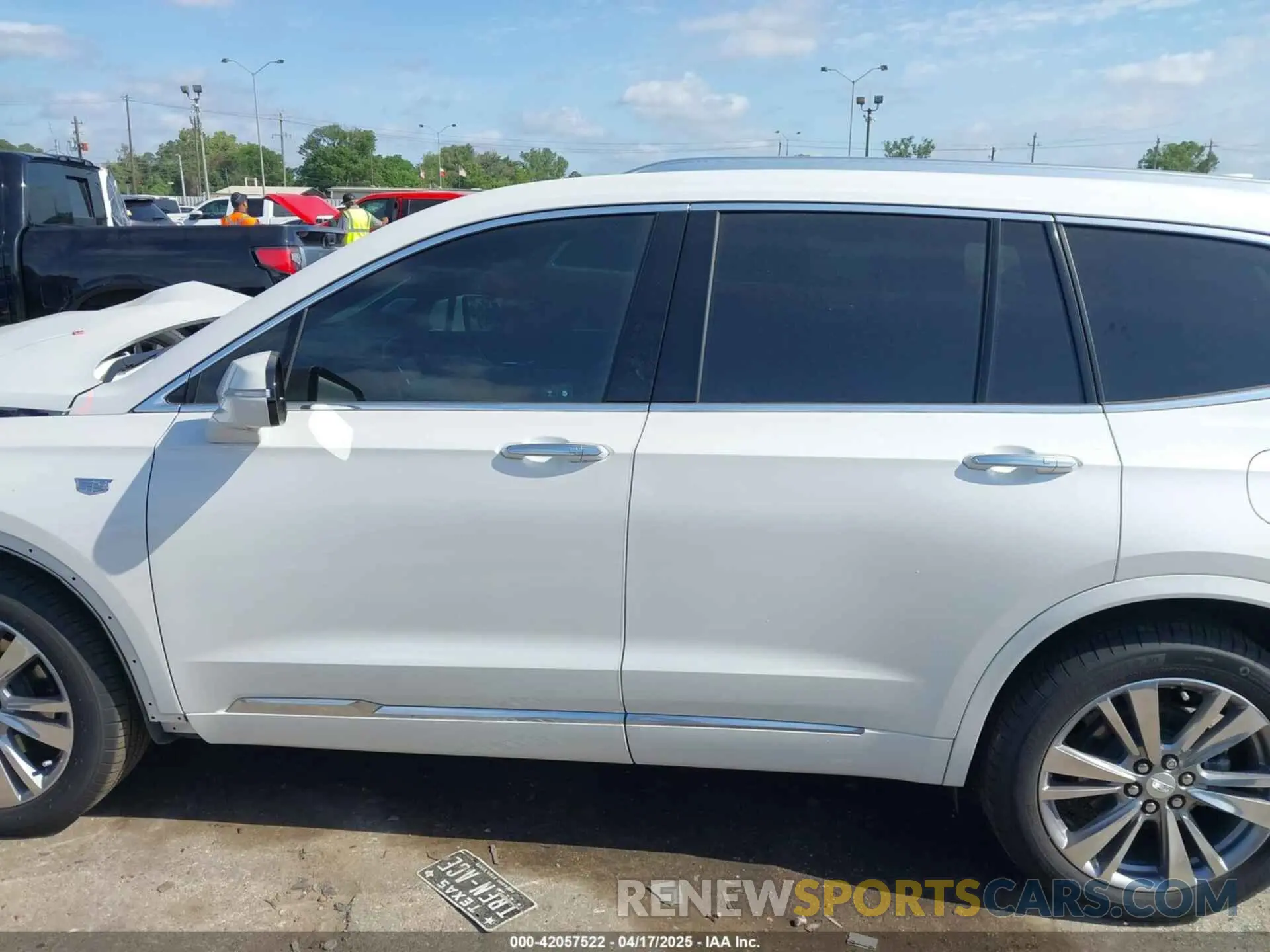 14 Photograph of a damaged car 1GYKPCRS9RZ726694 CADILLAC XT6 2024