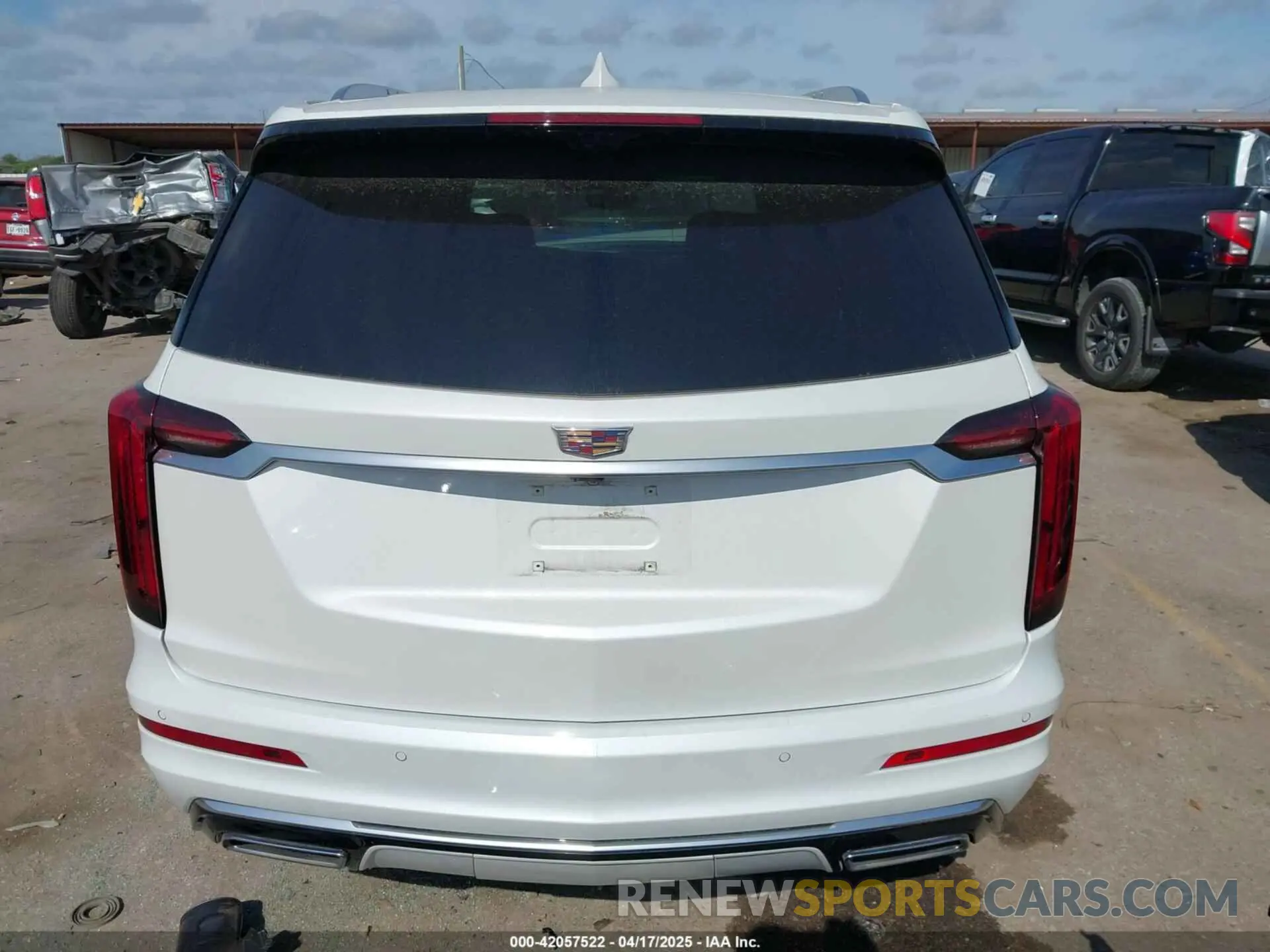 16 Photograph of a damaged car 1GYKPCRS9RZ726694 CADILLAC XT6 2024