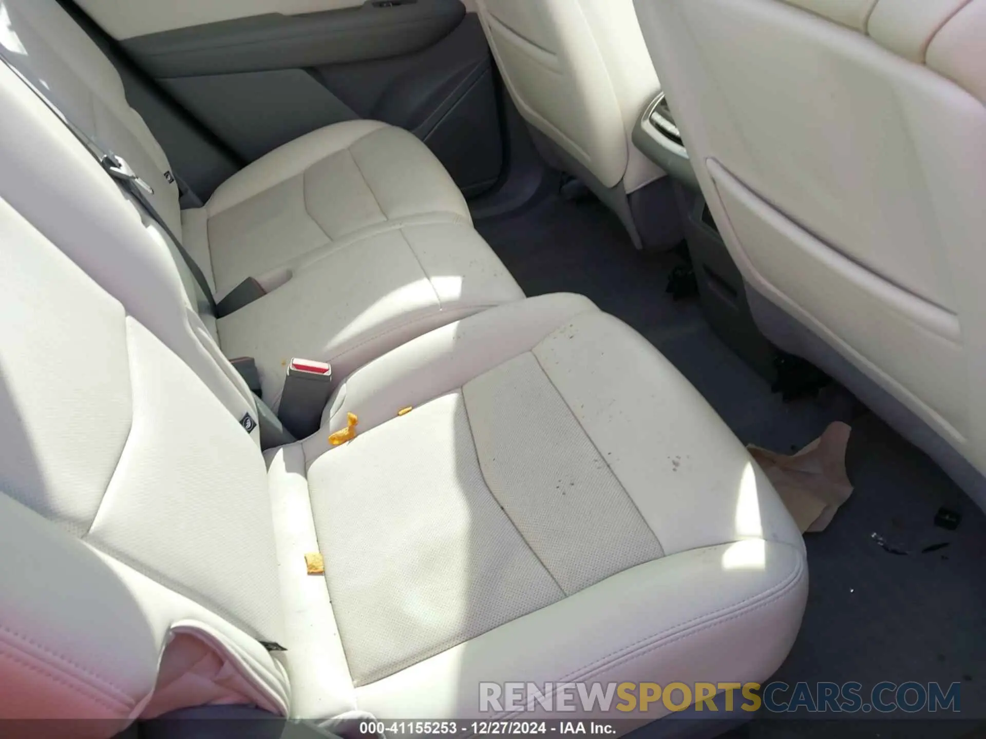 8 Photograph of a damaged car 1GYKPDRS2RZ737851 CADILLAC XT6 2024