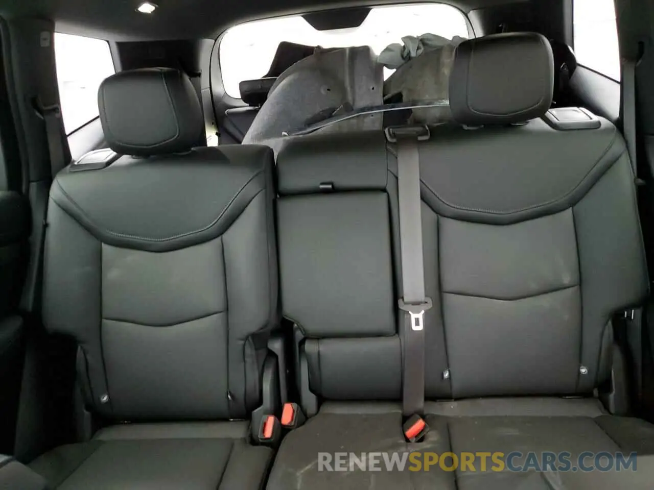 10 Photograph of a damaged car 1GYKPDRS5RZ712250 CADILLAC XT6 2024
