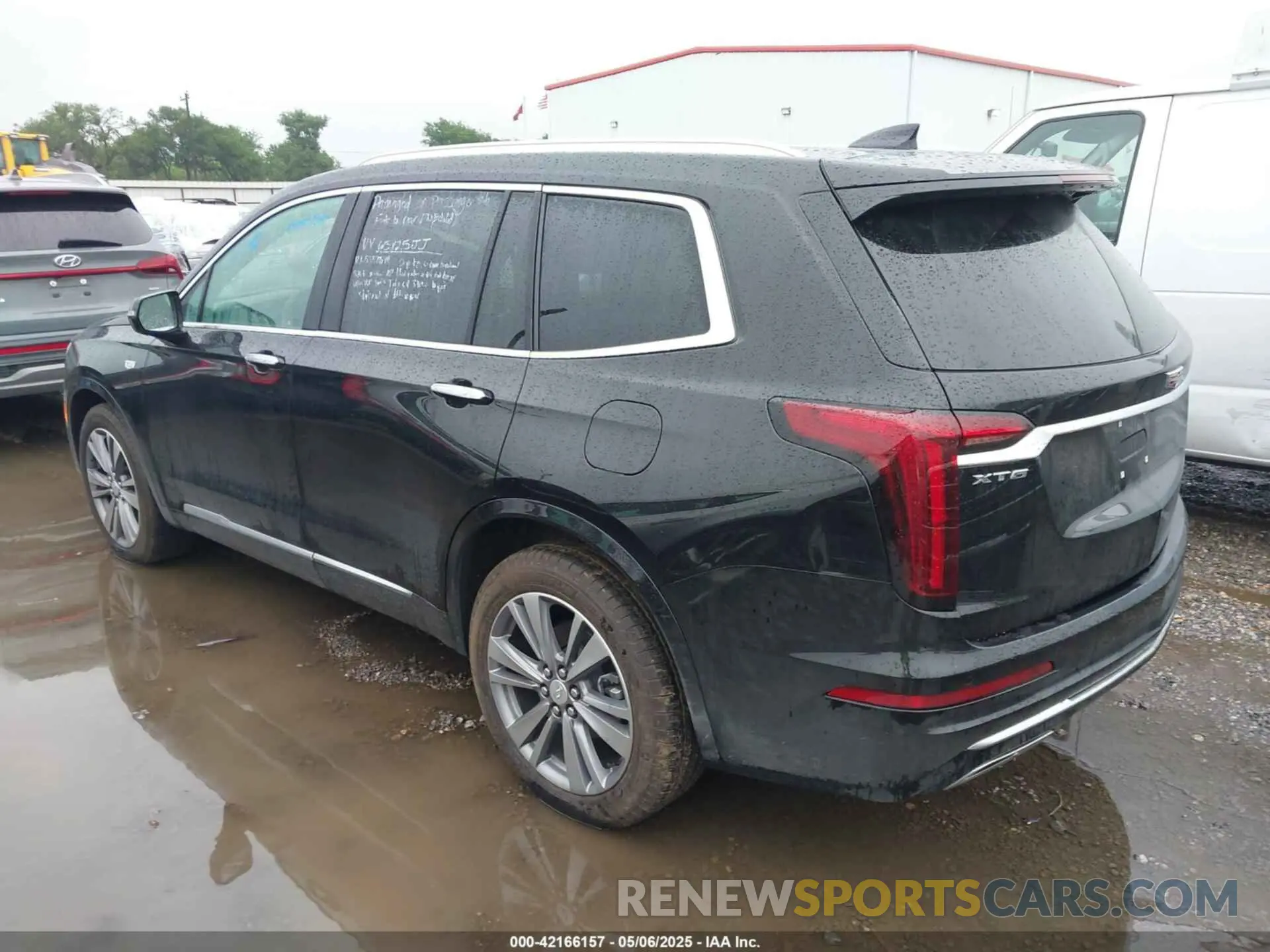 3 Photograph of a damaged car 1GYKPCRS3SZ120054 CADILLAC XT6 2025