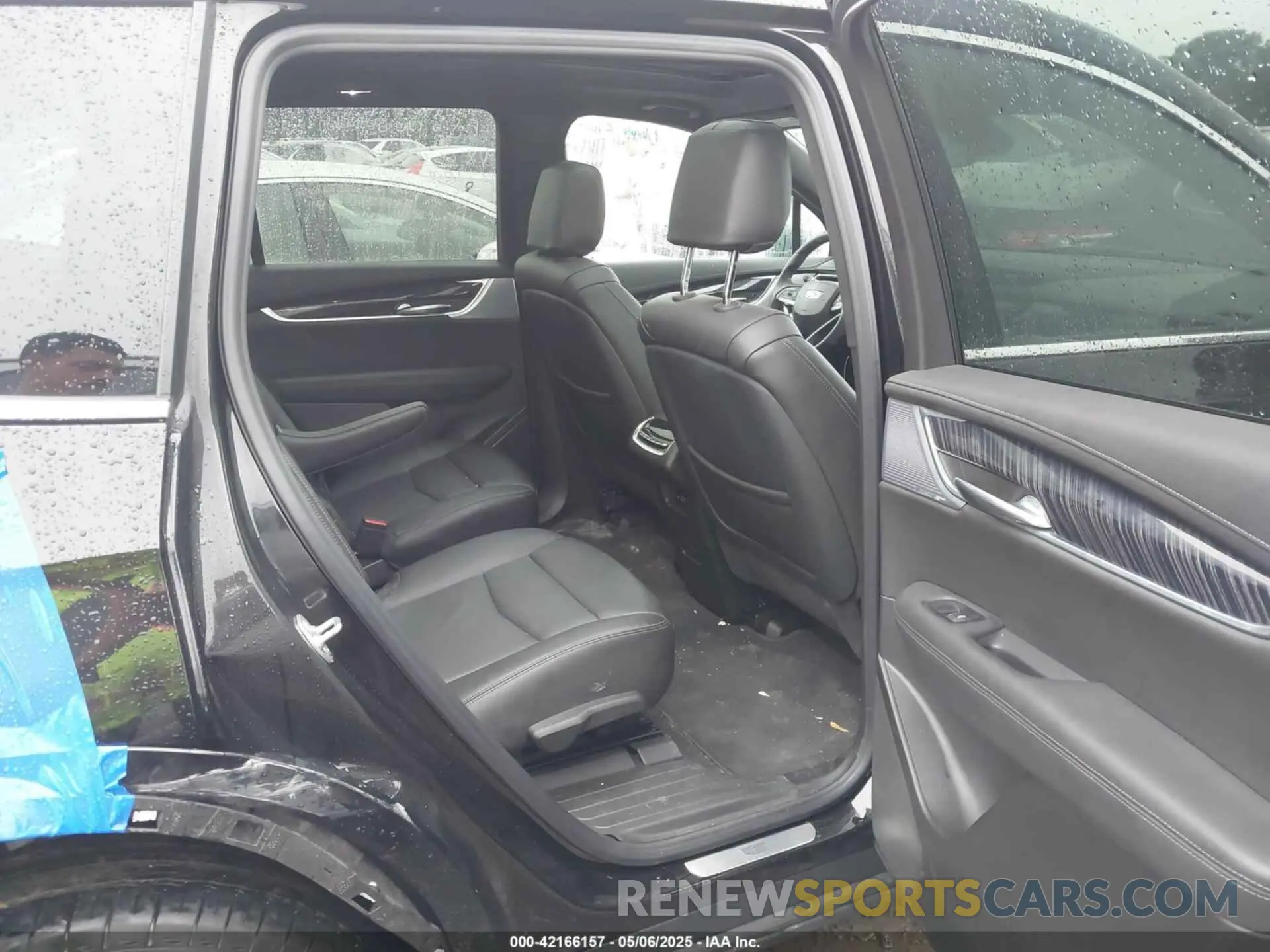 8 Photograph of a damaged car 1GYKPCRS3SZ120054 CADILLAC XT6 2025